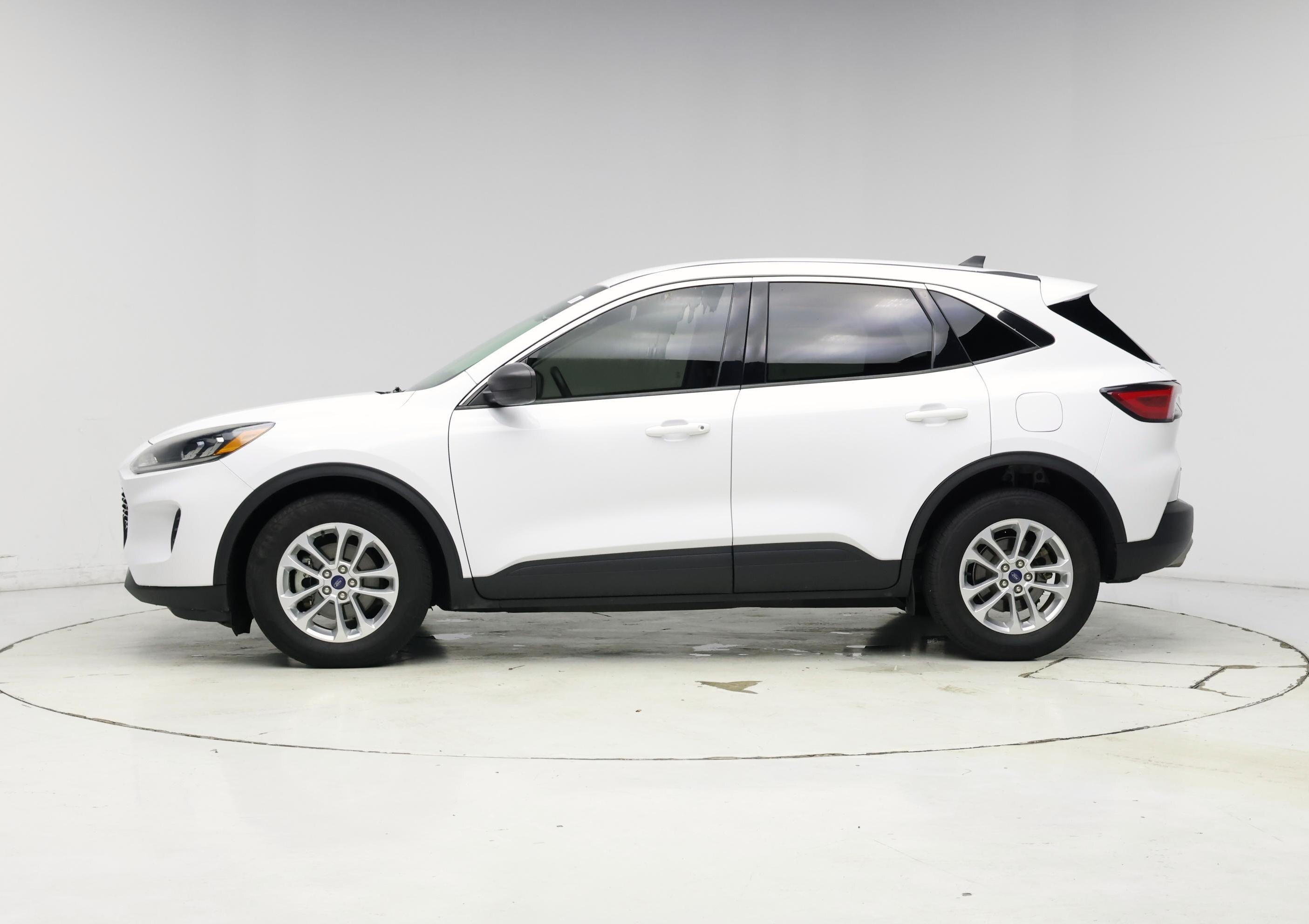 Thumbnail: 2022 Ford Escape - 3