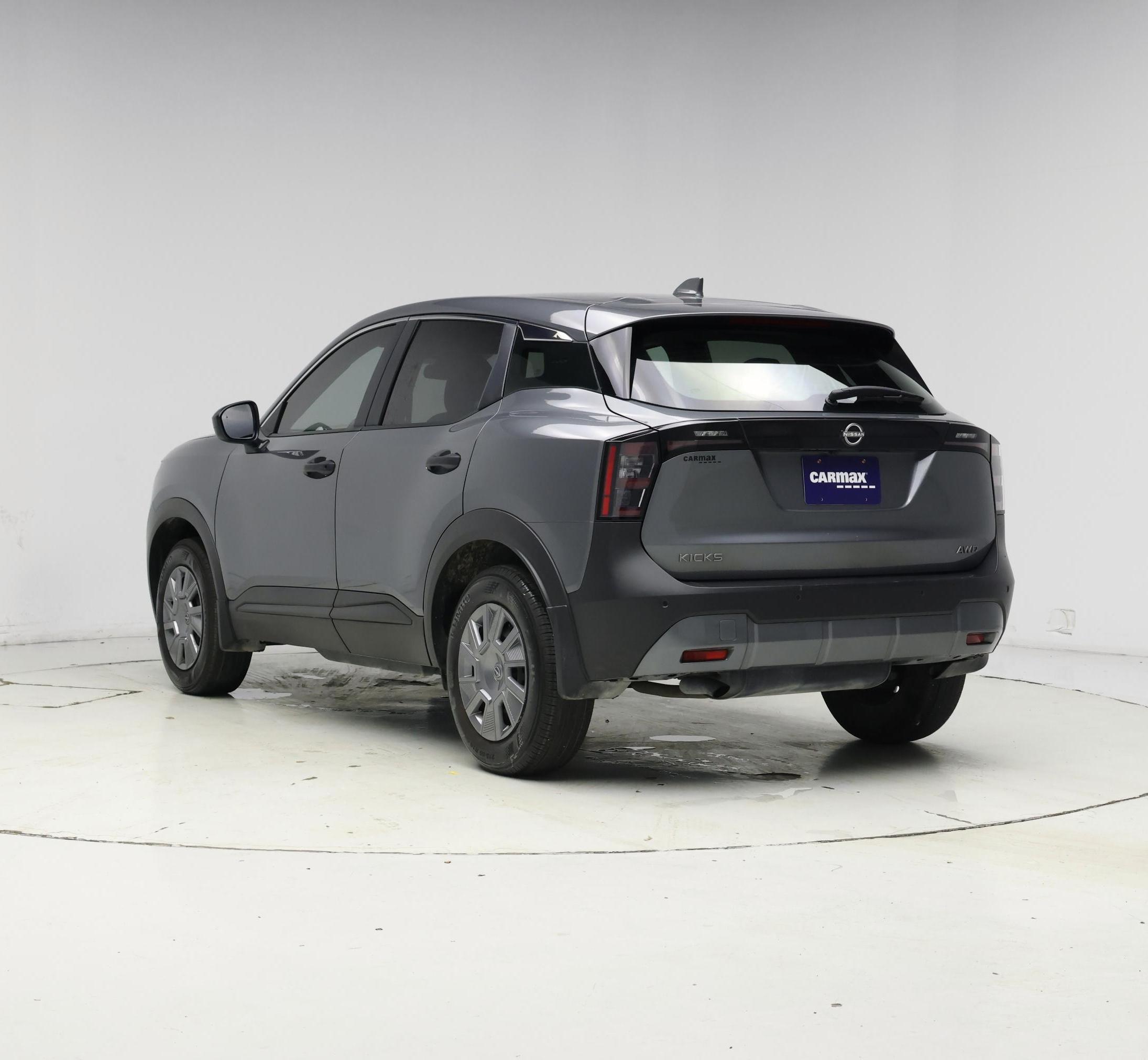 Thumbnail: 2025 Nissan Kicks - 2