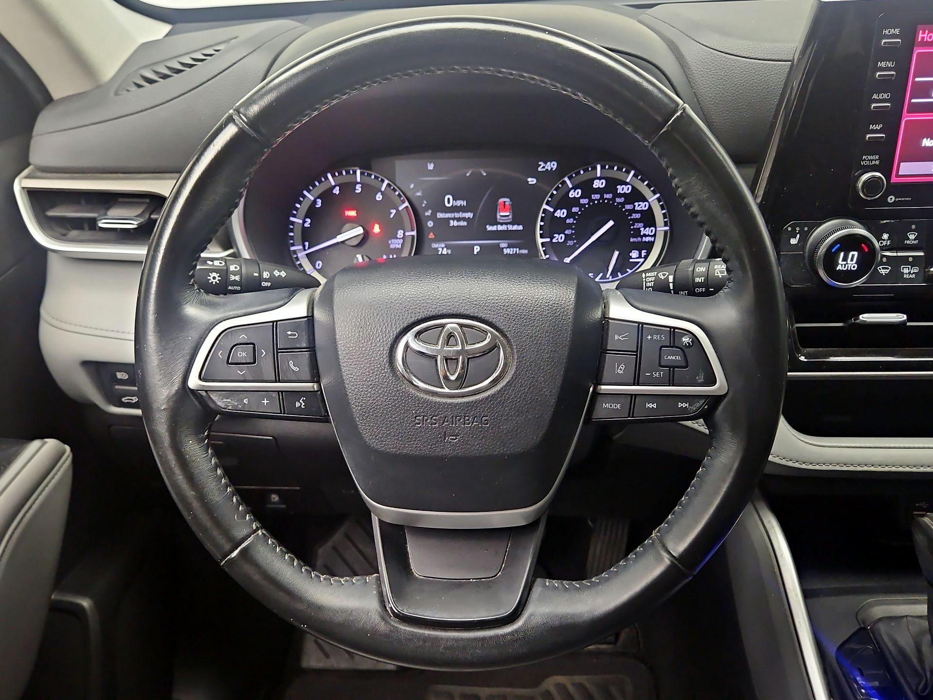 Thumbnail: 2022 Toyota Highlander - 10