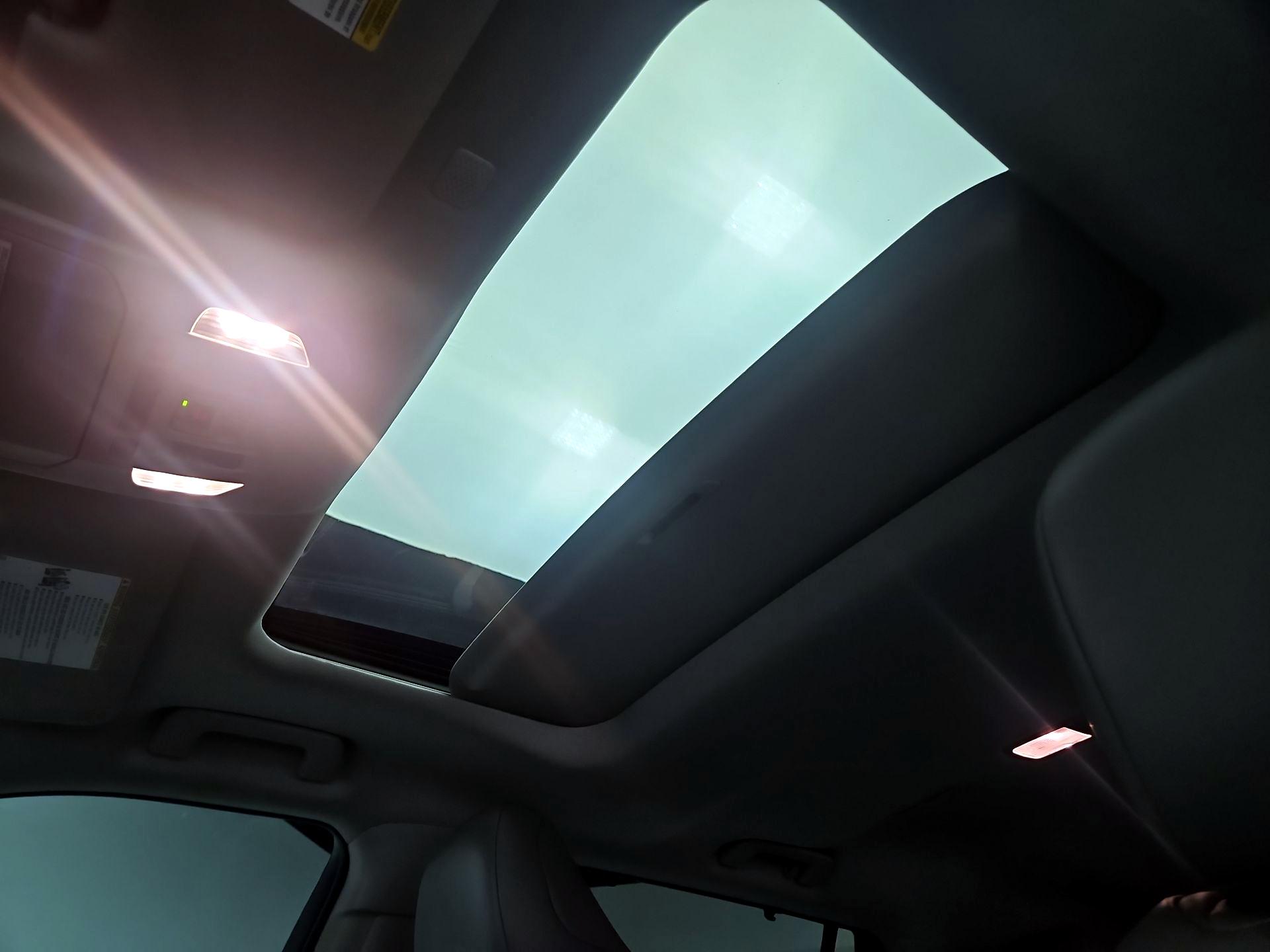 Thumbnail: 2022 Toyota Highlander - 19