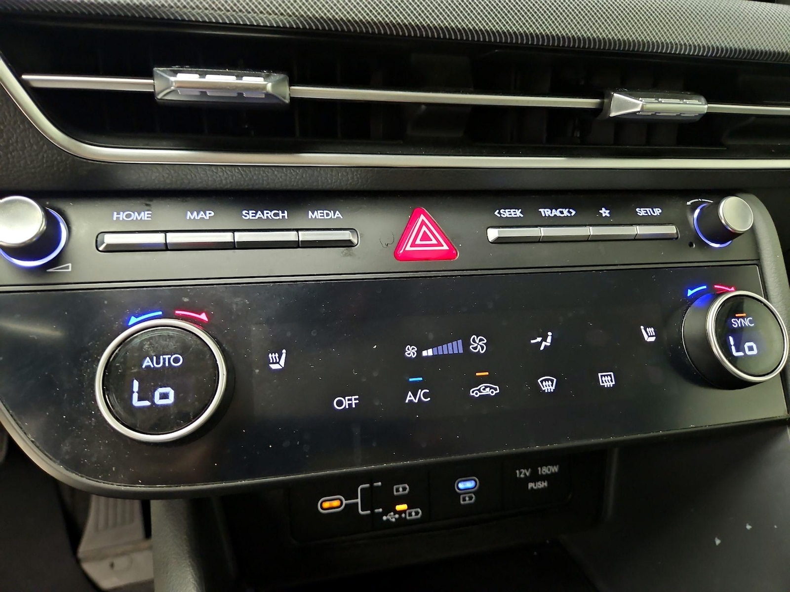 2025 Hyundai Sonata SEL - Photo 17