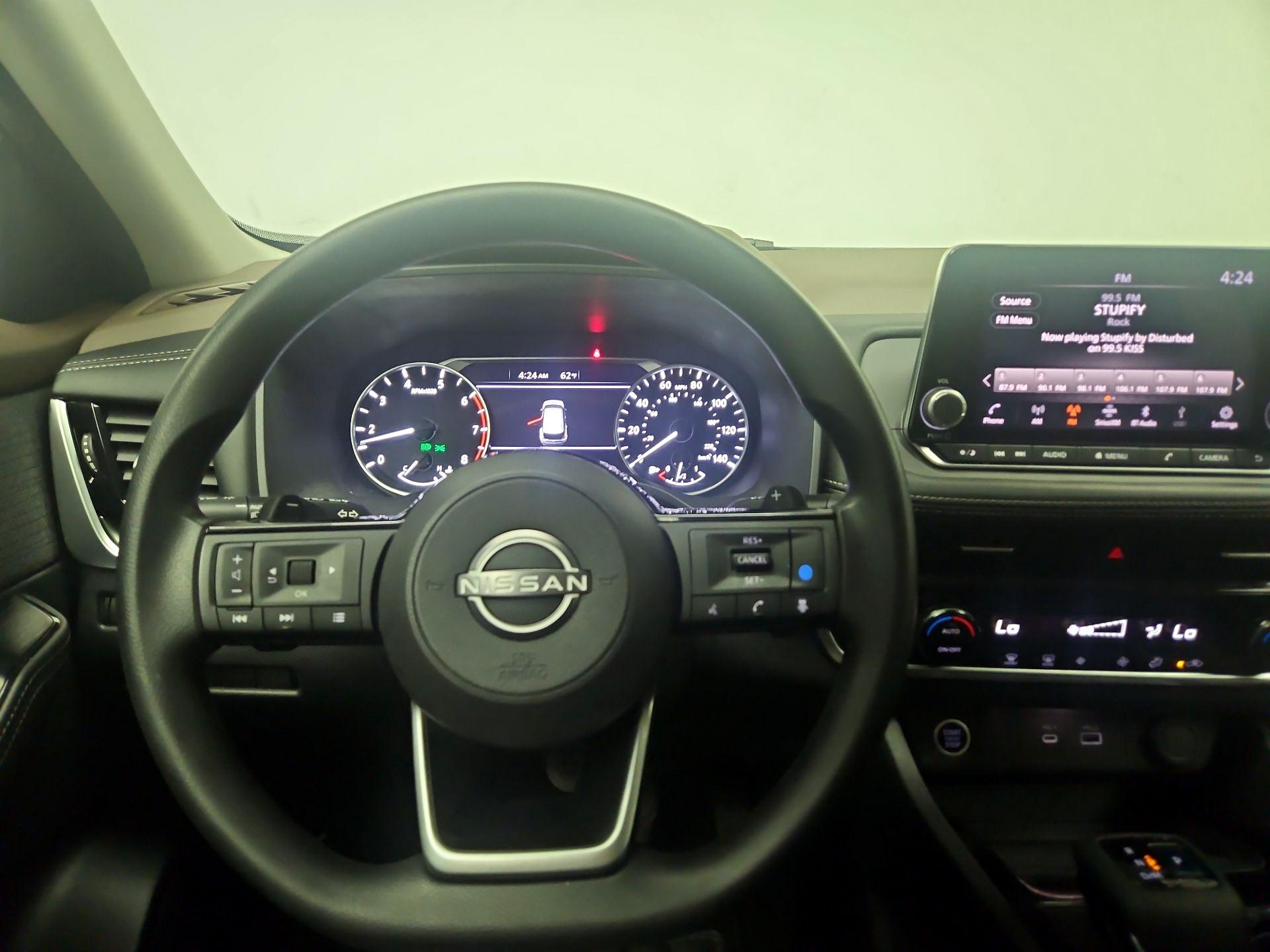 Thumbnail: 2022 Nissan Rogue - 10