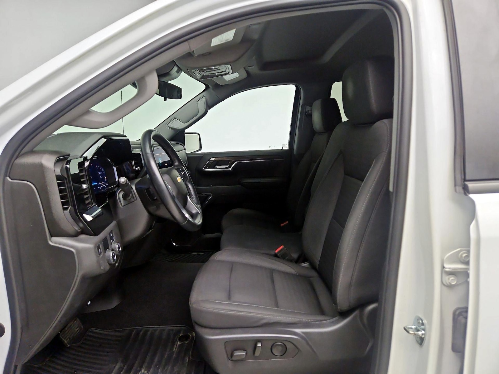 2023 Chevrolet Silverado 1500 LT - Photo 12