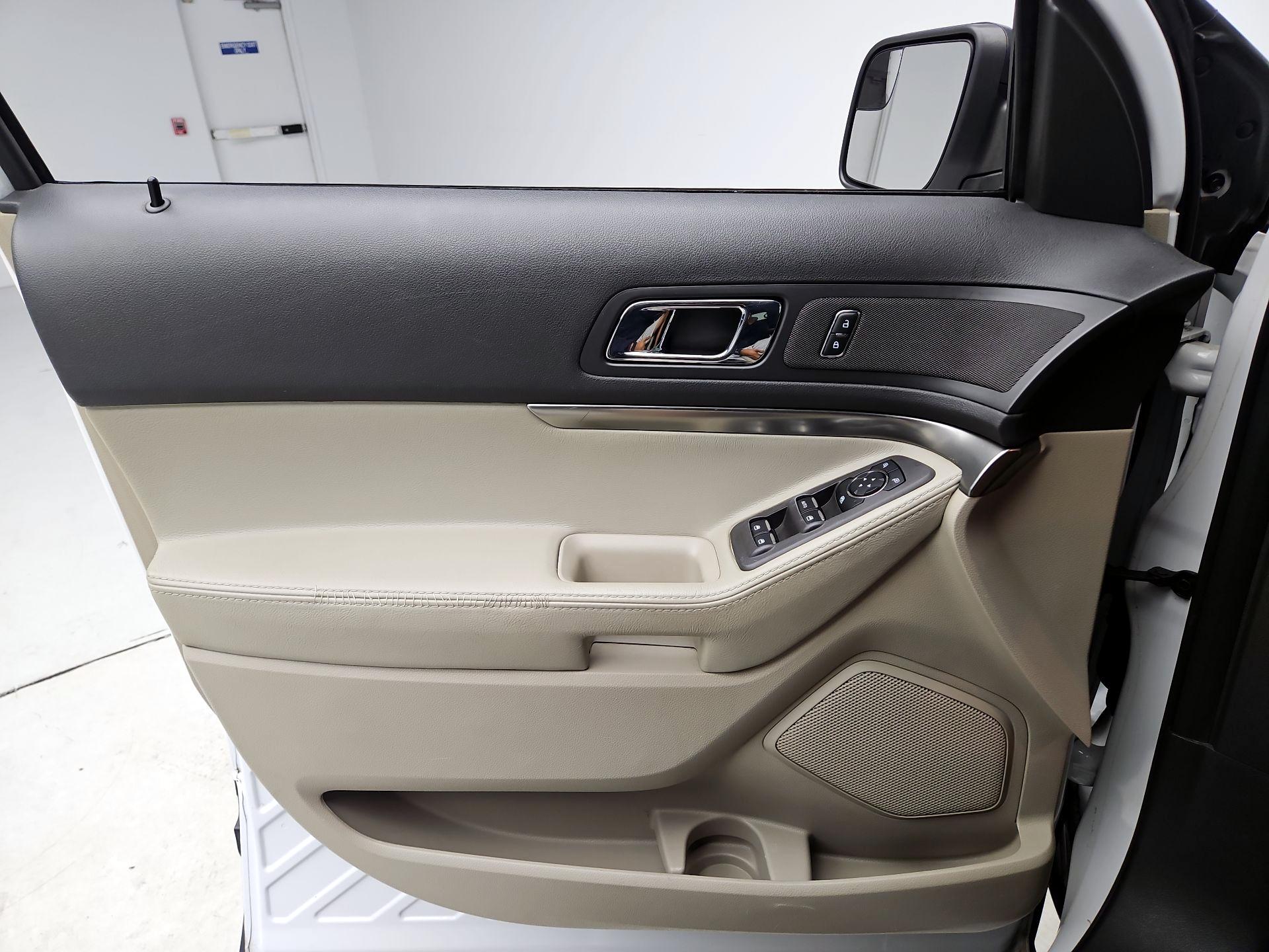 Thumbnail: 2014 Ford Explorer - 12