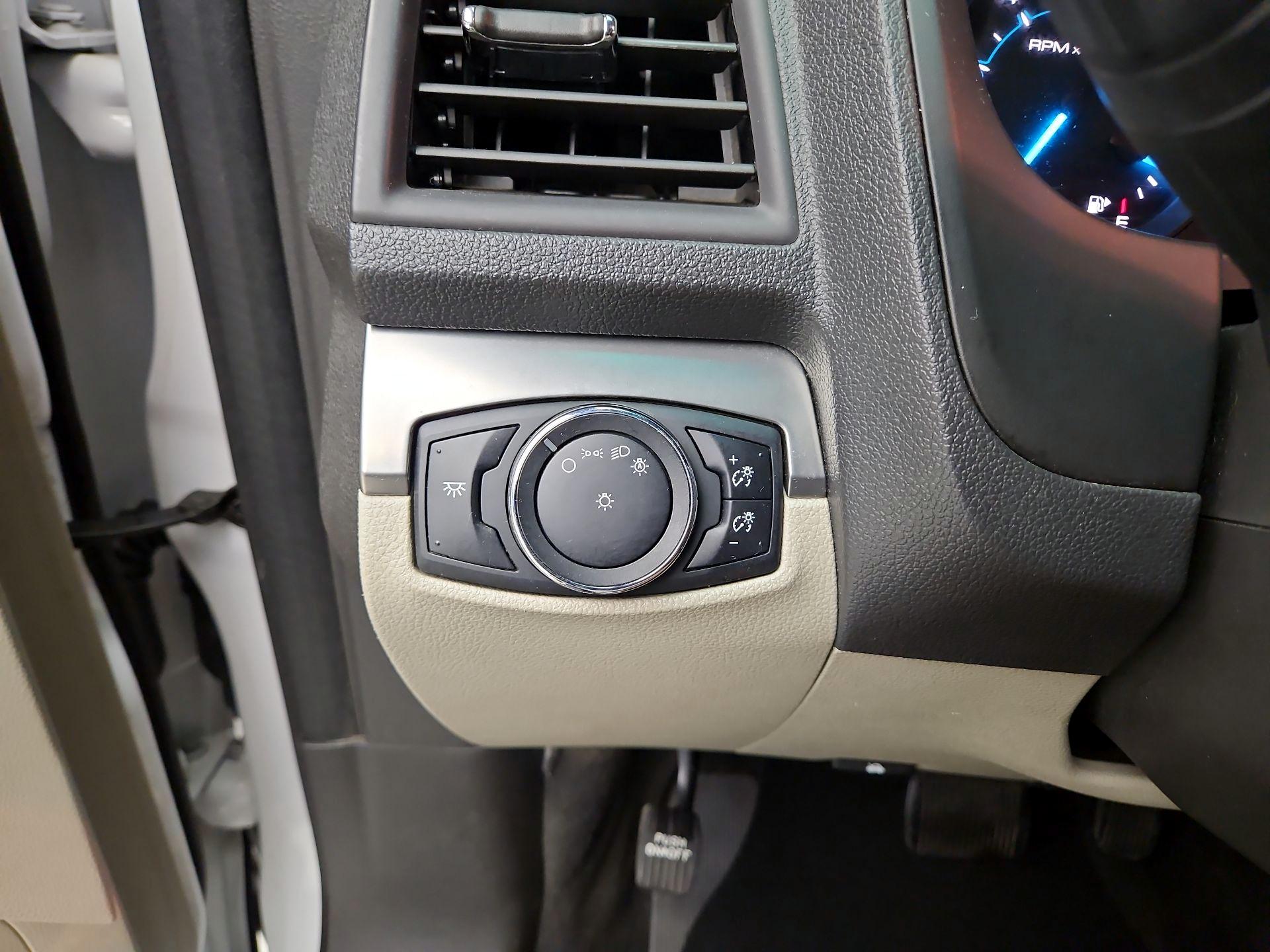 Thumbnail: 2014 Ford Explorer - 13