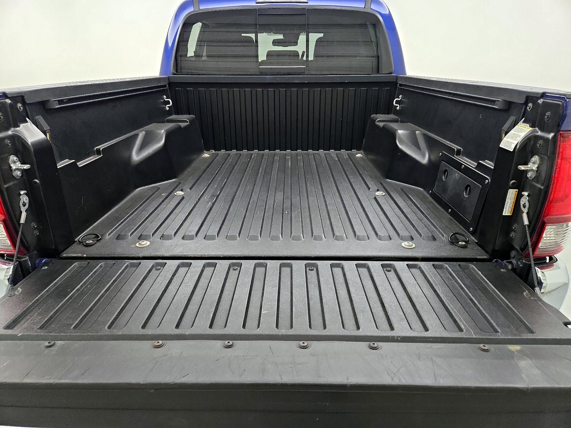 Thumbnail: 2022 Toyota Tacoma - 20