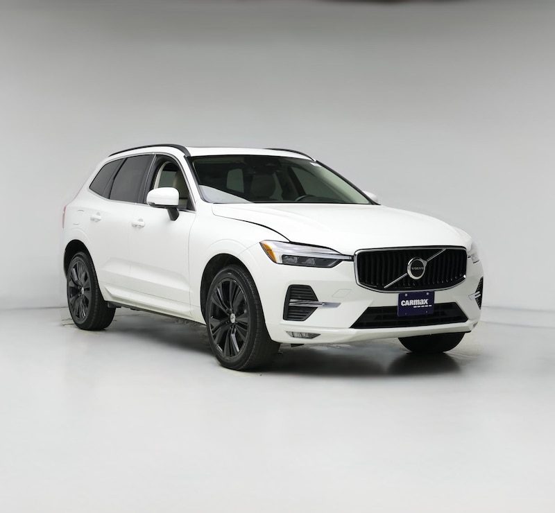 2022 Volvo XC60 B5 Momentum