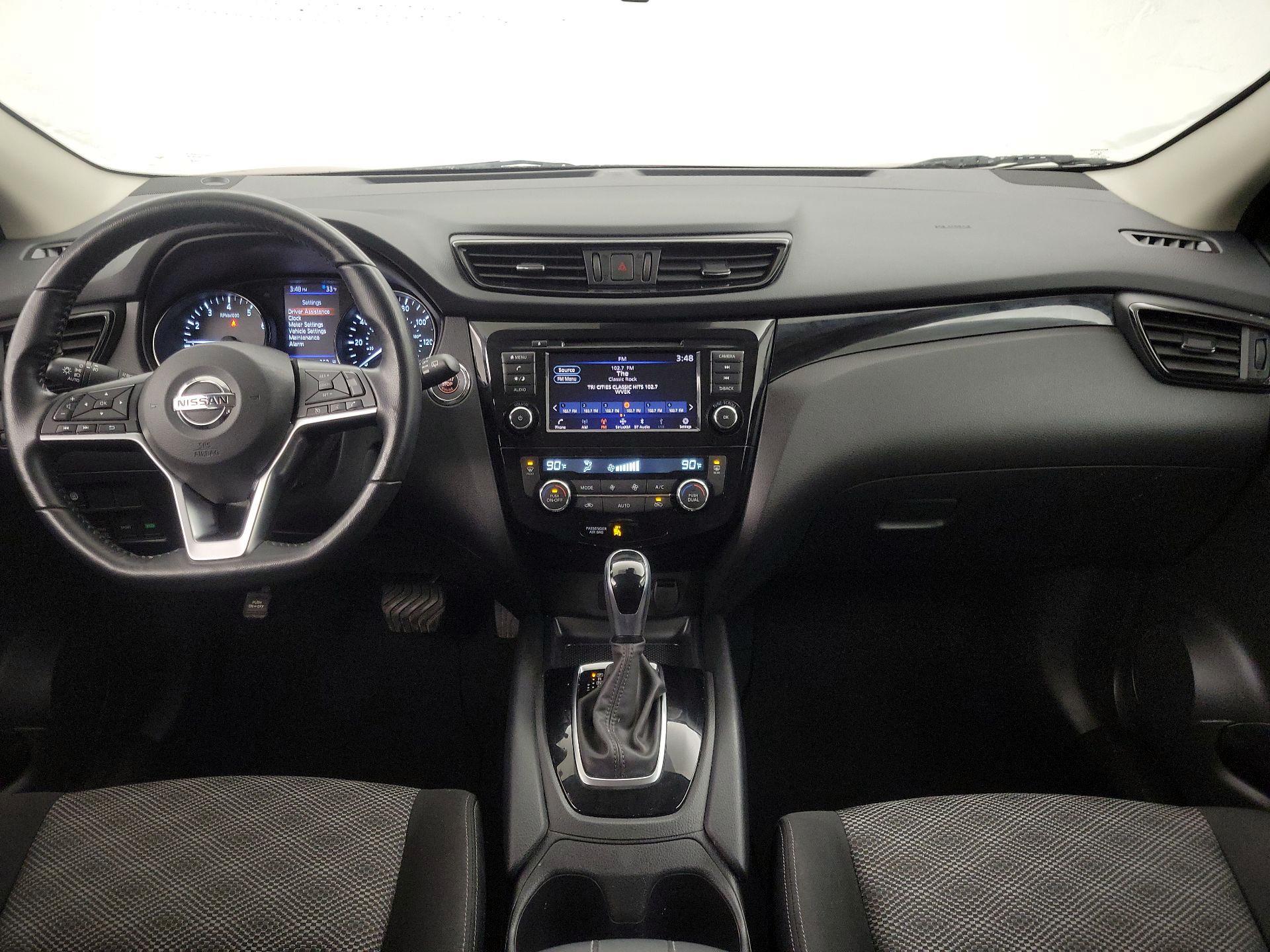 Thumbnail: 2020 Nissan Rogue Sport - 9