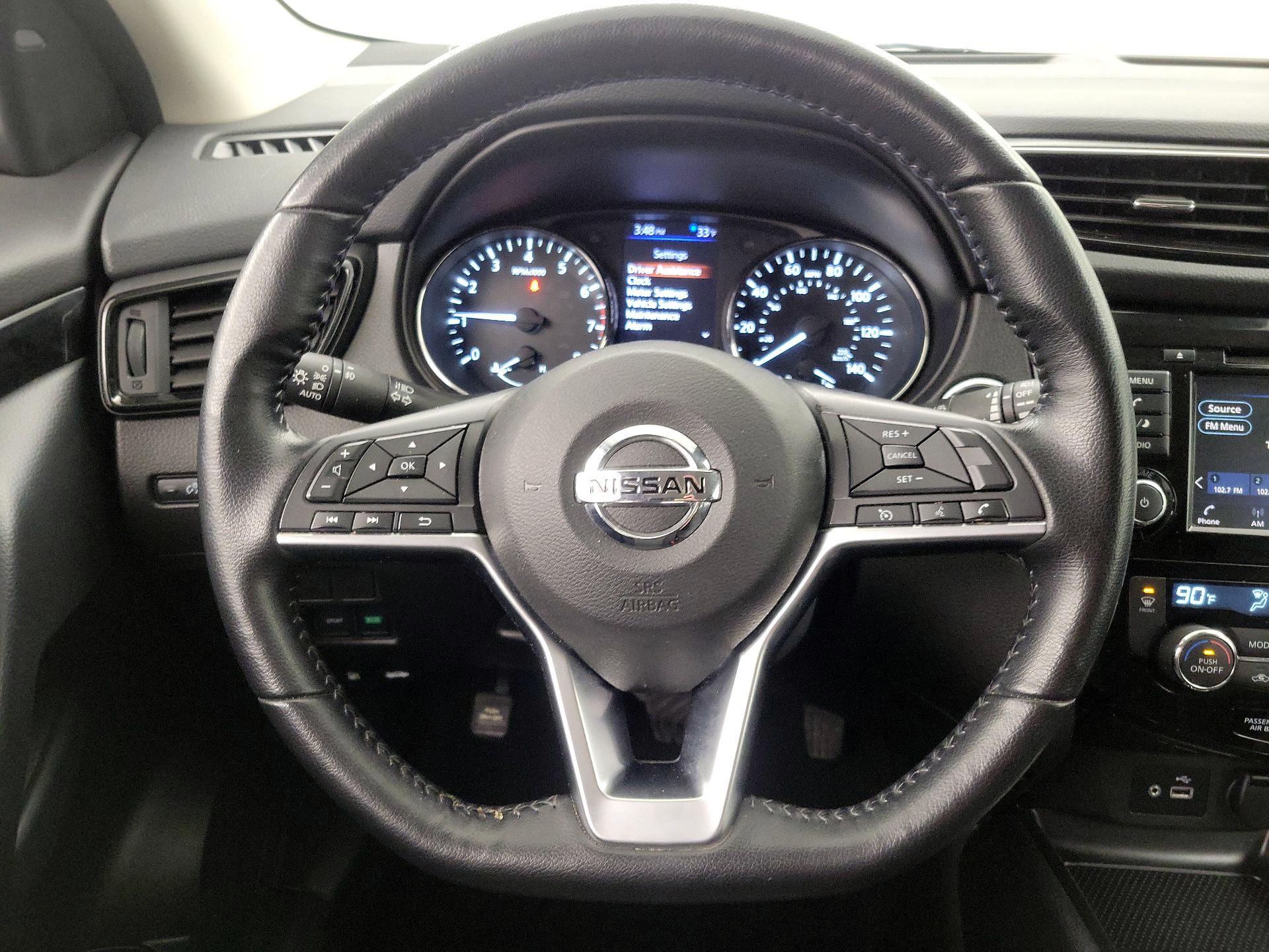 Thumbnail: 2020 Nissan Rogue Sport - 10