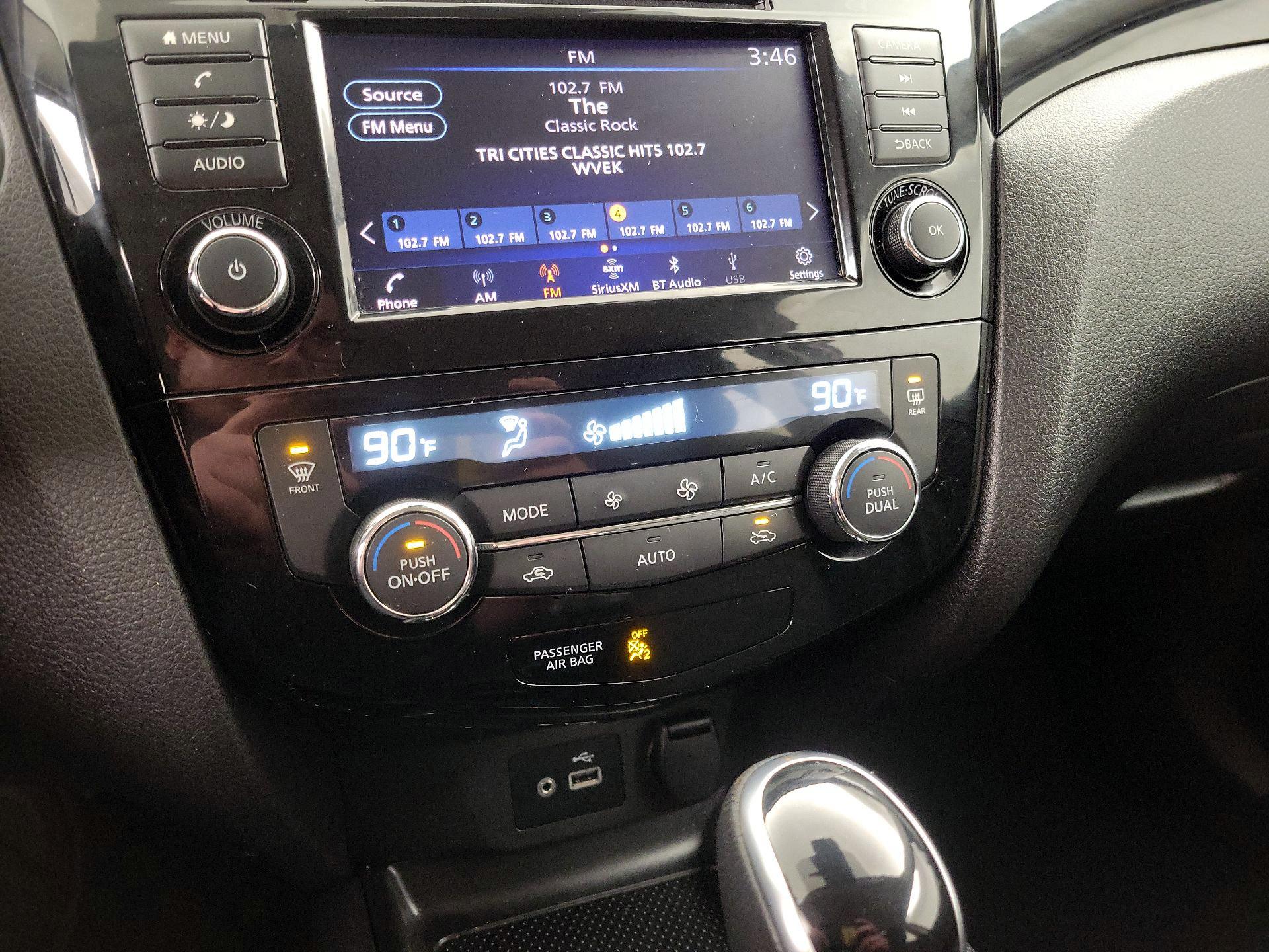 Thumbnail: 2020 Nissan Rogue Sport - 16