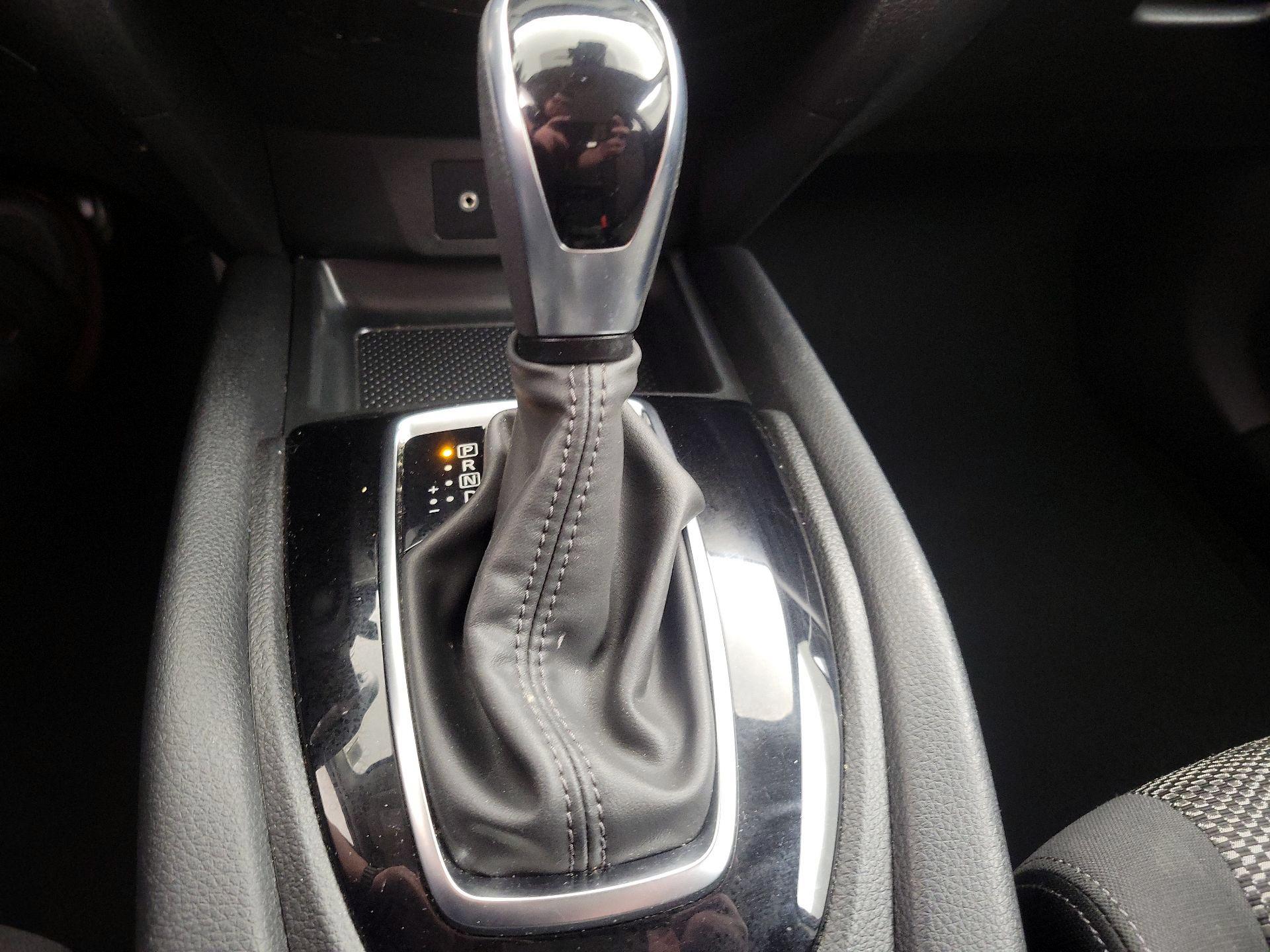 Thumbnail: 2020 Nissan Rogue Sport - 17