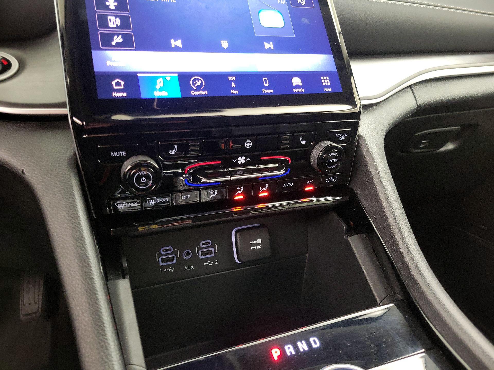 Thumbnail: 2023 Jeep Grand Cherokee - 17