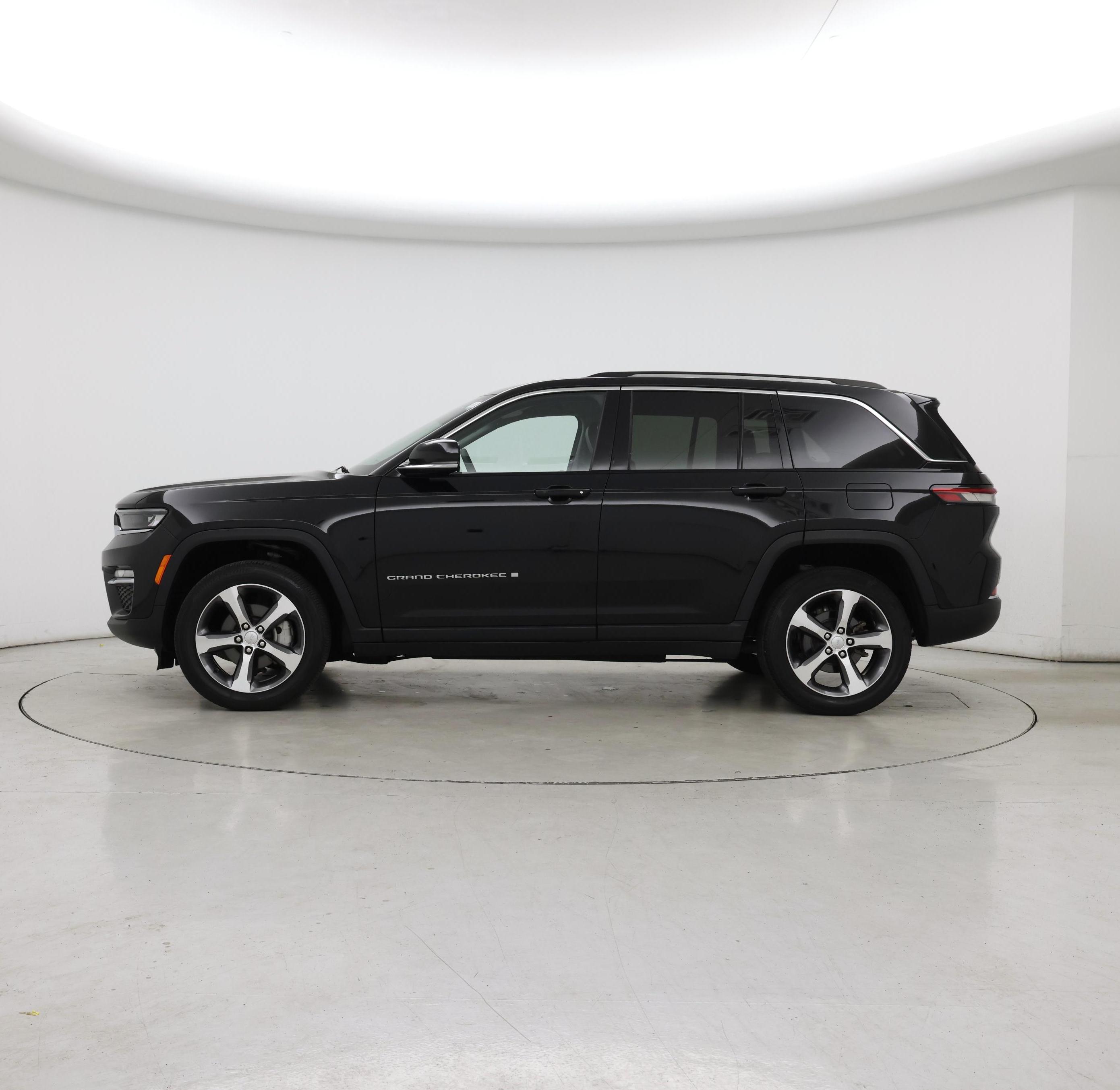 Thumbnail: 2023 Jeep Grand Cherokee - 3