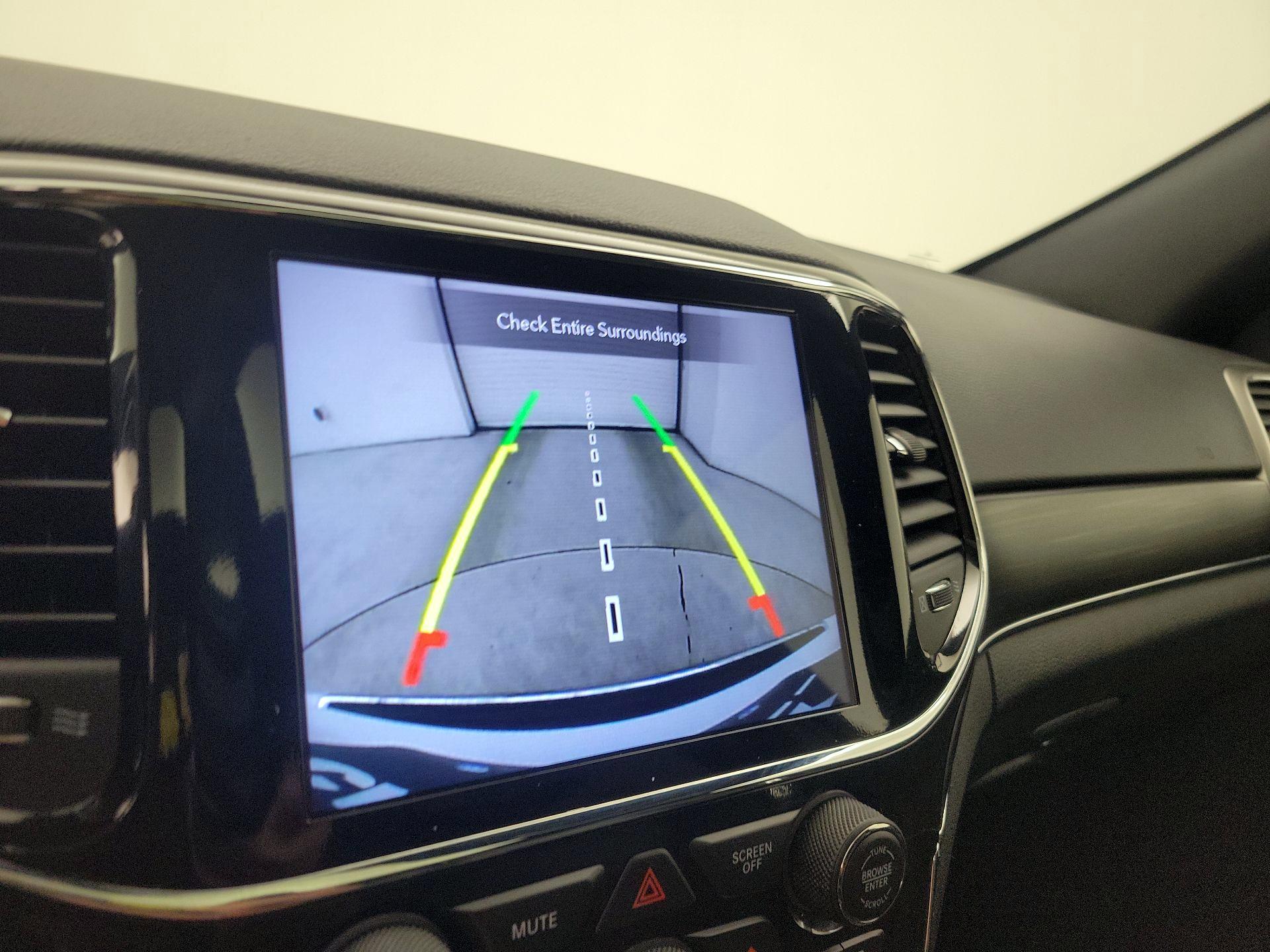 Thumbnail: 2022 Jeep Grand Cherokee - 15