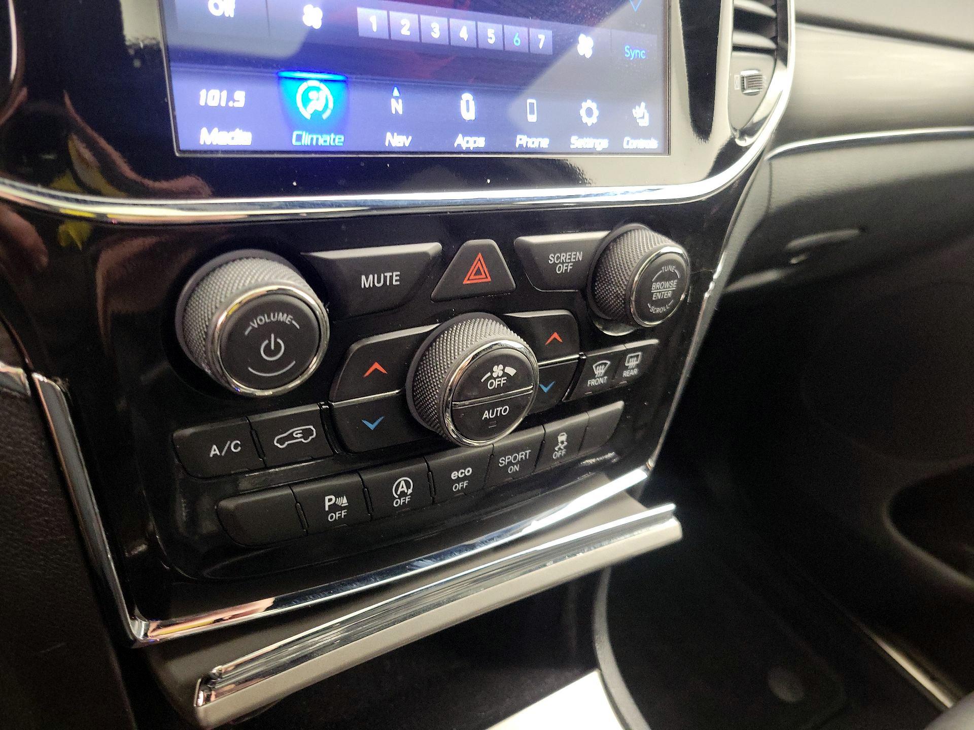 Thumbnail: 2022 Jeep Grand Cherokee - 17