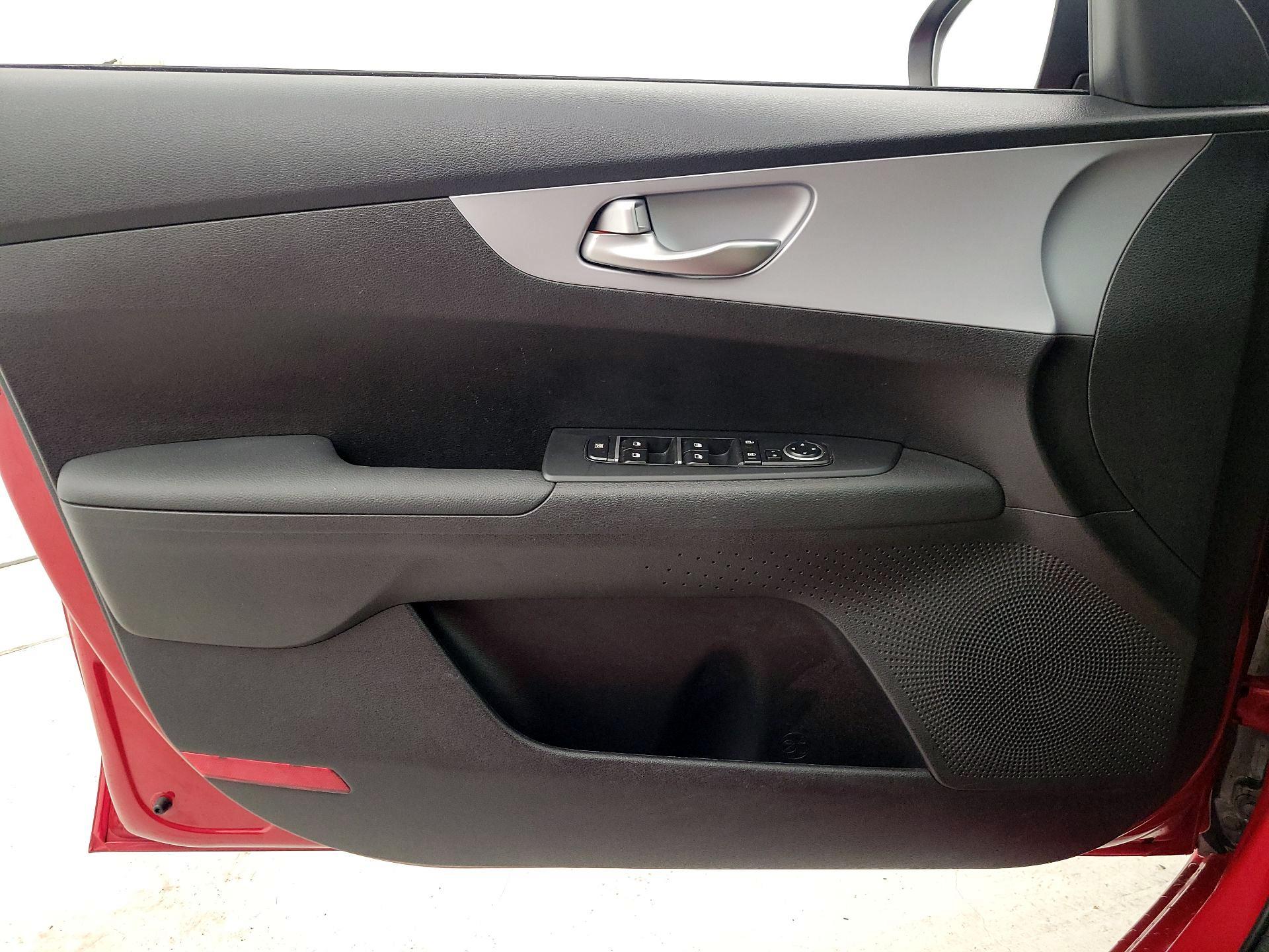 Thumbnail: 2024 Kia Forte - 12