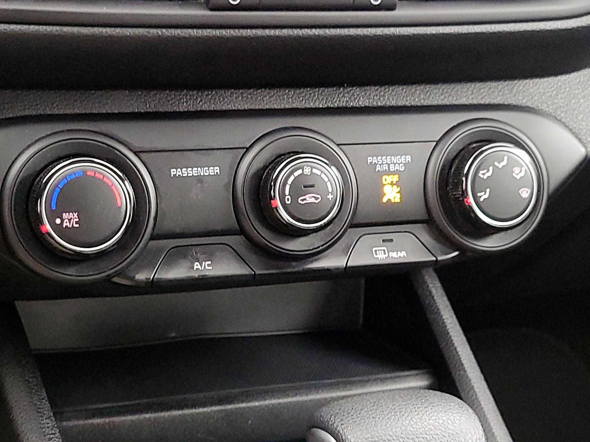 Thumbnail: 2024 Kia Forte - 16