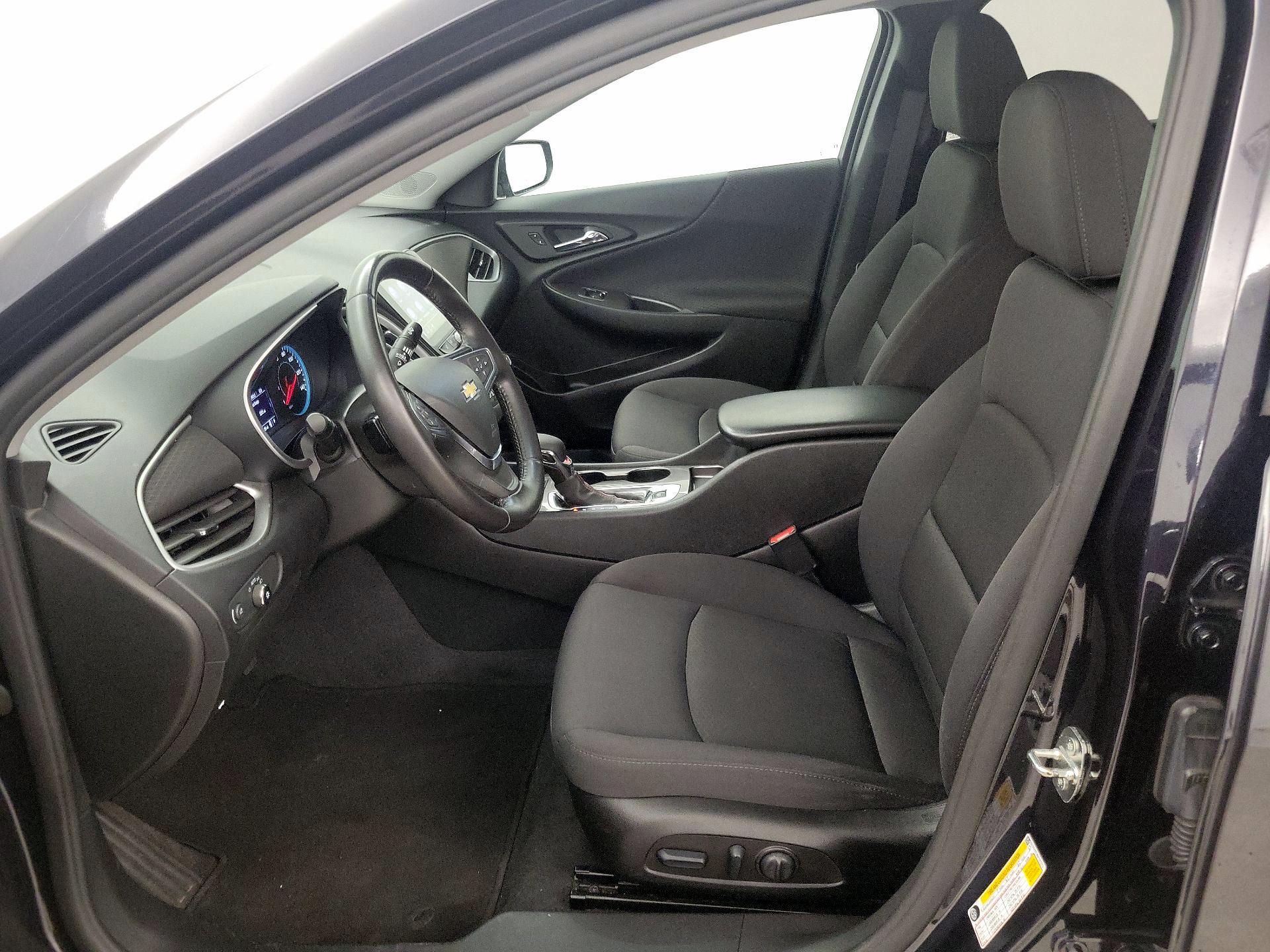 Thumbnail: 2022 Chevrolet Malibu - 11