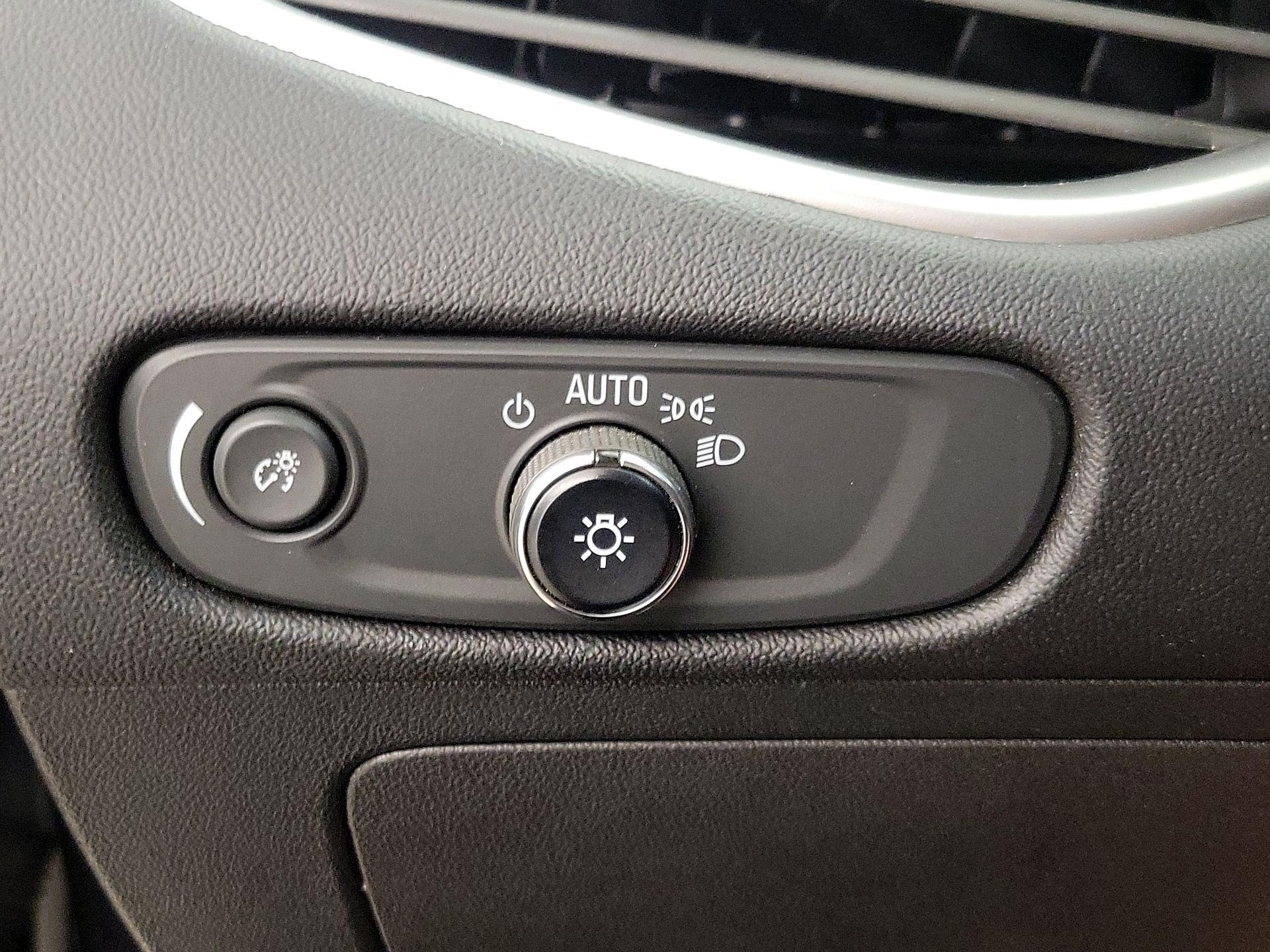 Thumbnail: 2022 Chevrolet Malibu - 13