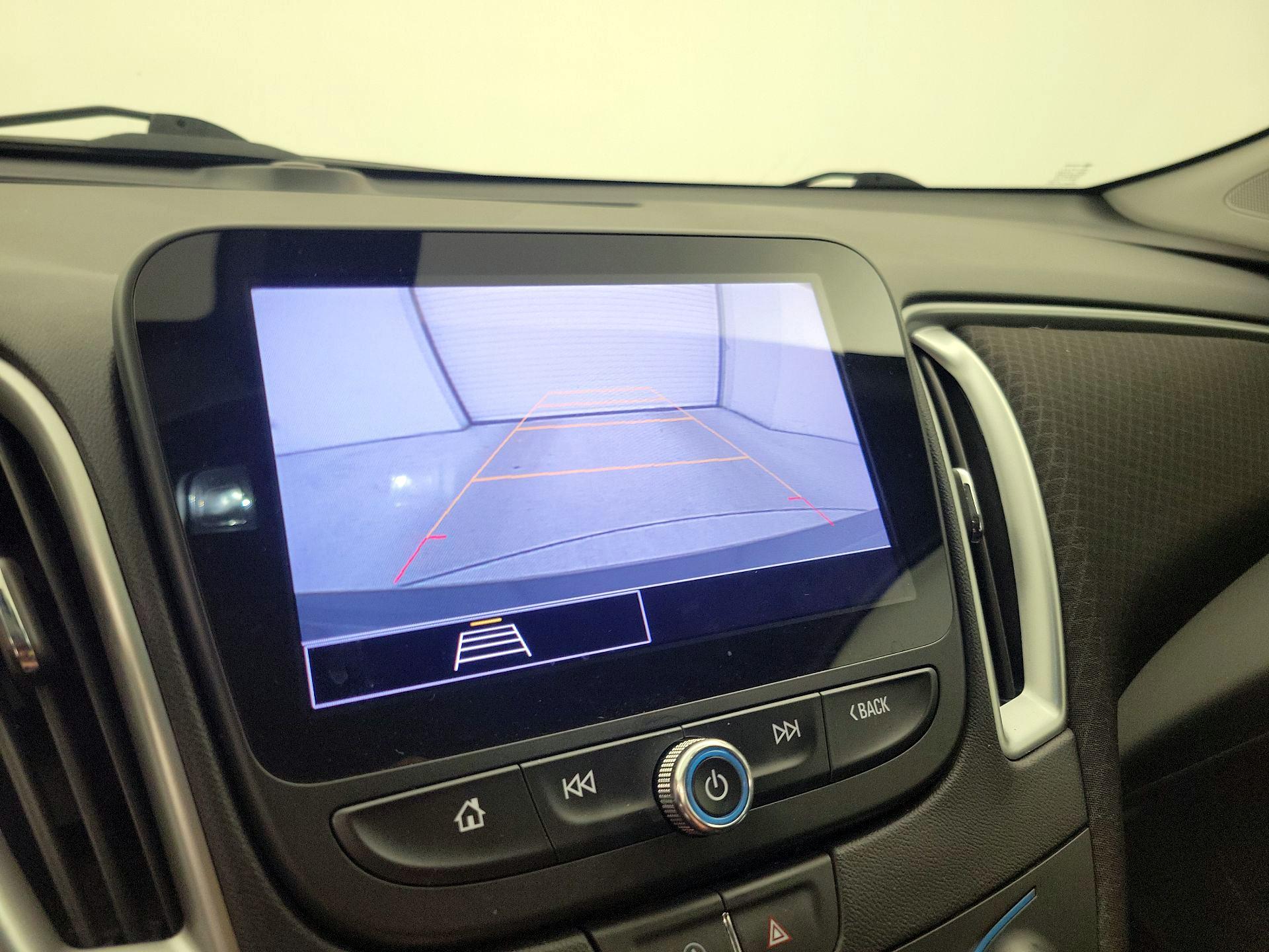 Thumbnail: 2022 Chevrolet Malibu - 14