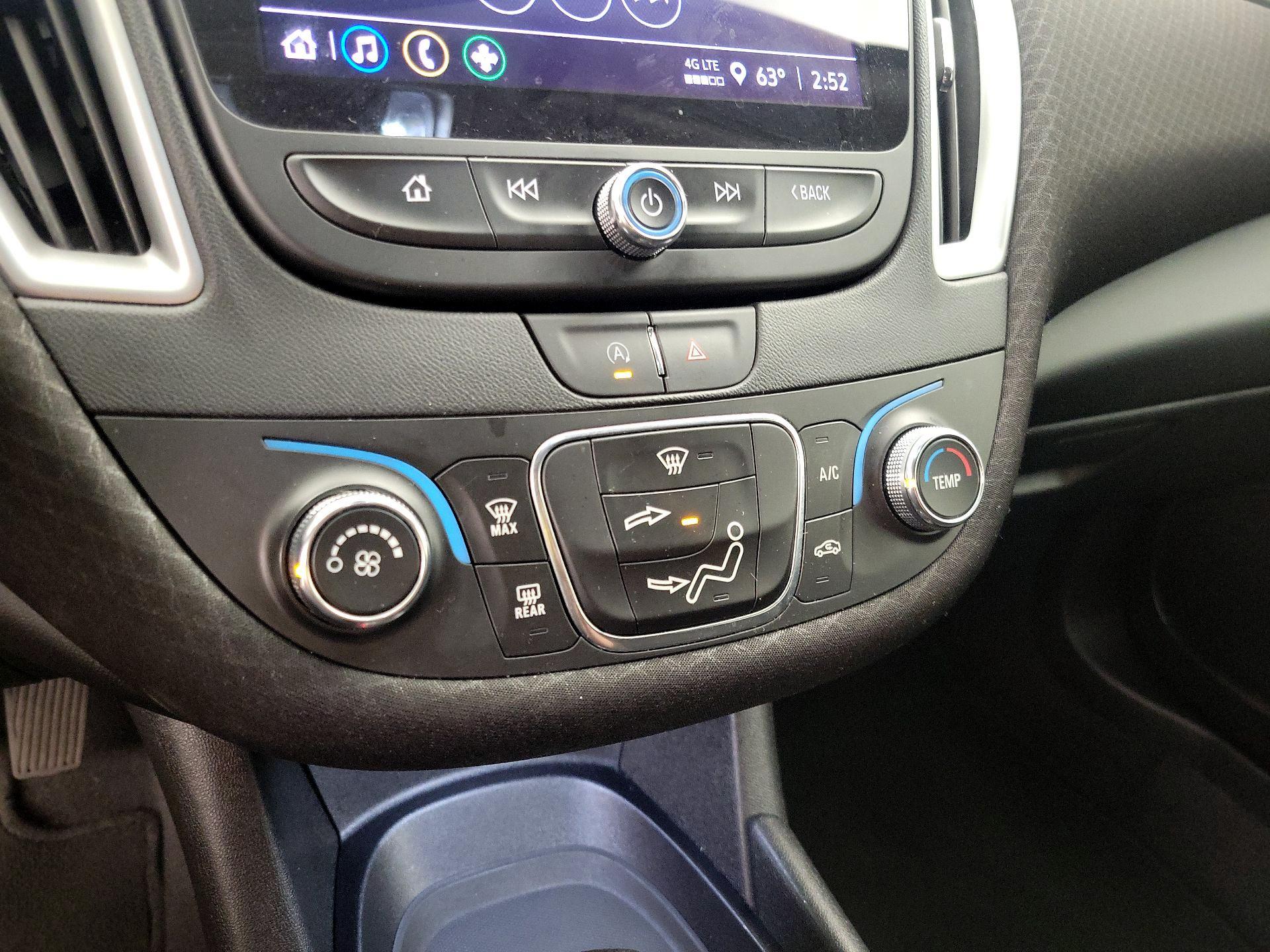 Thumbnail: 2022 Chevrolet Malibu - 16