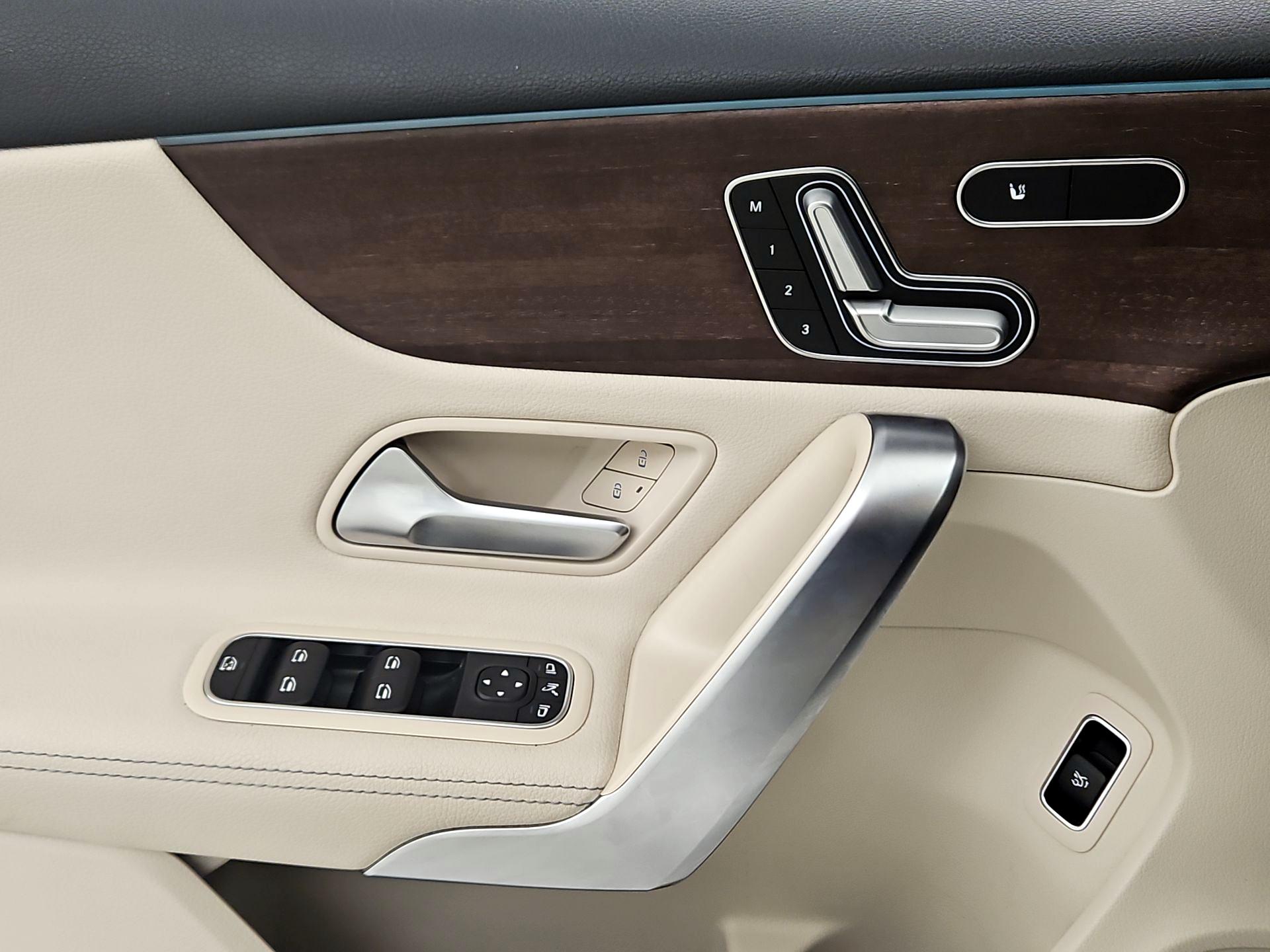 Thumbnail: 2022 Mercedes-Benz A-Class - 12