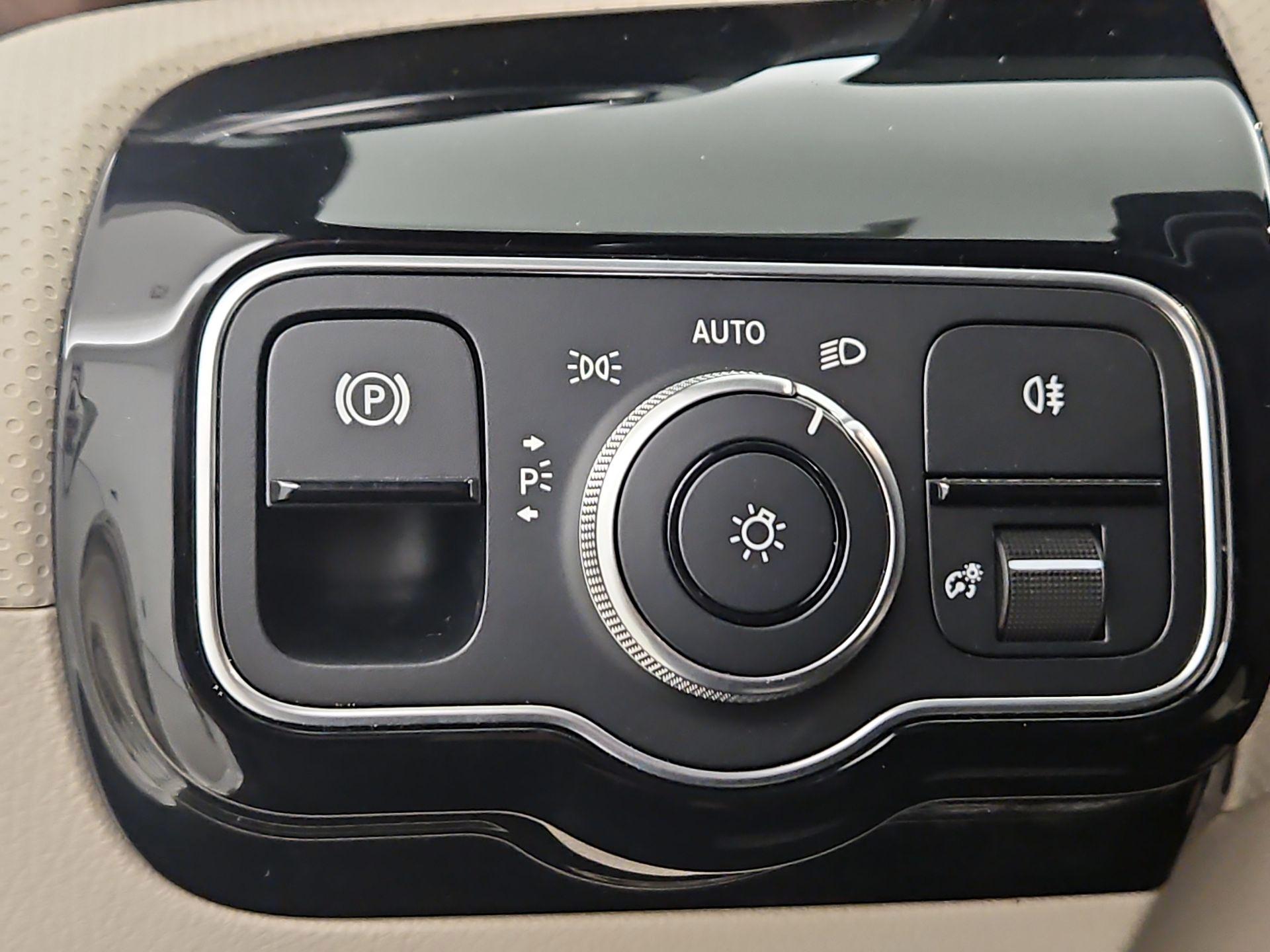 Thumbnail: 2022 Mercedes-Benz A-Class - 13