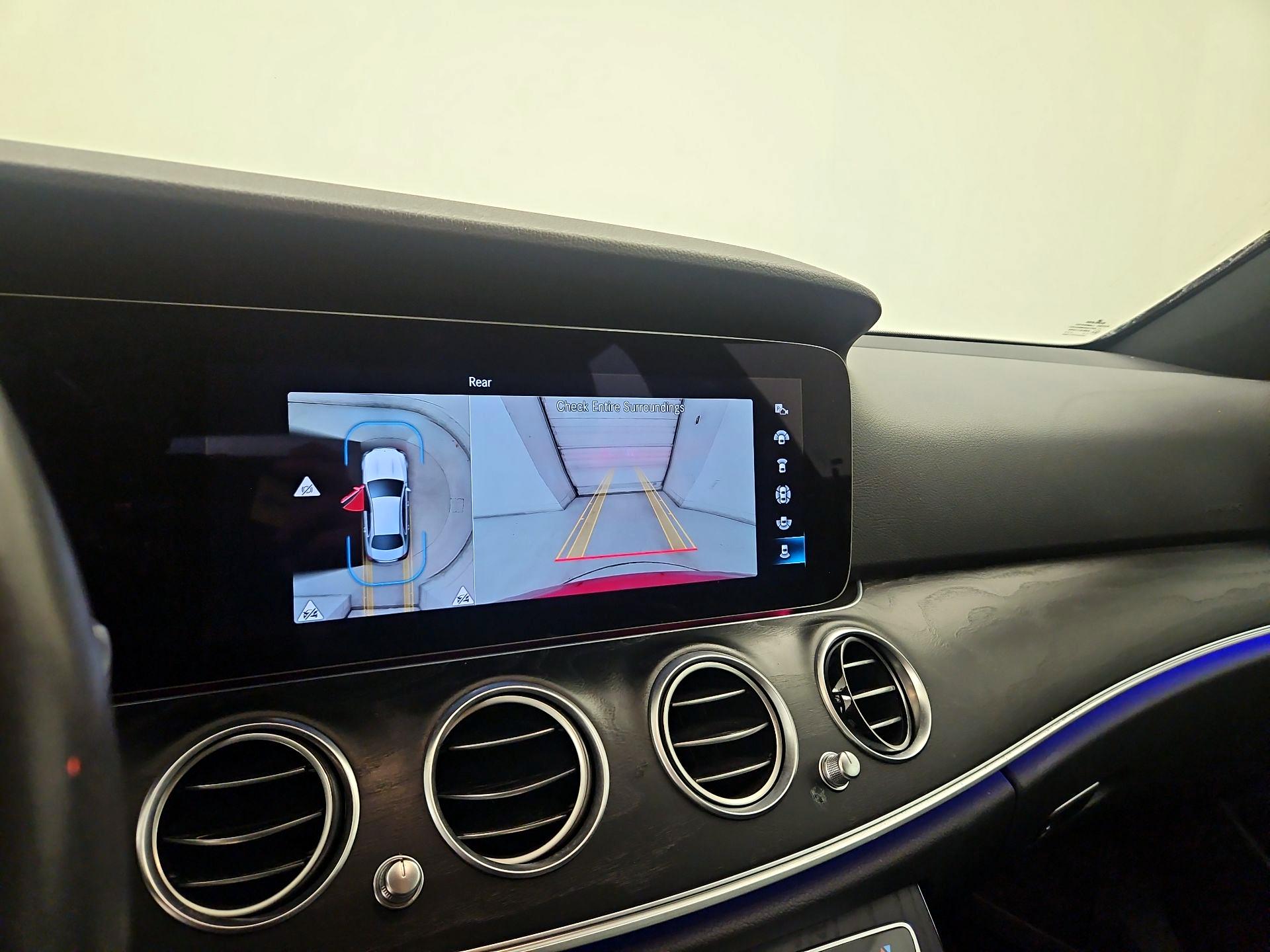 Thumbnail: 2022 Mercedes-Benz E-Class - 15