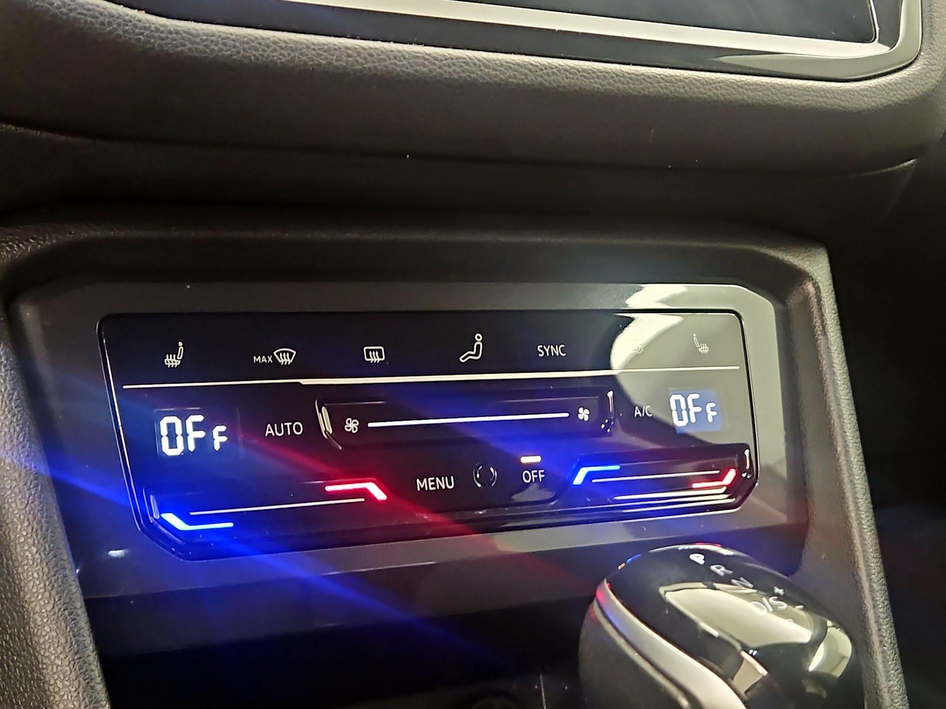 Thumbnail: 2023 Volkswagen Tiguan - 16