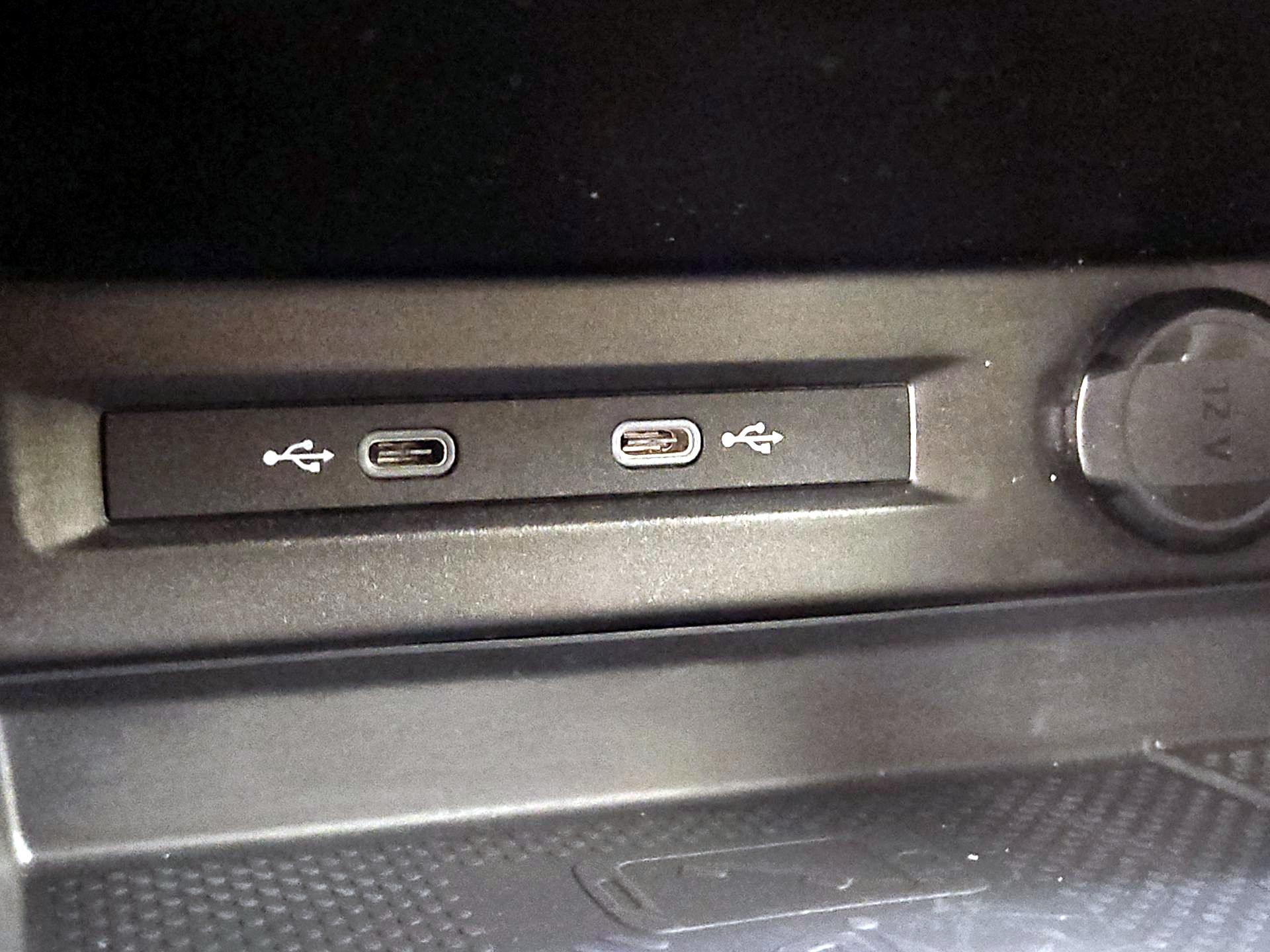 Thumbnail: 2023 Volkswagen Tiguan - 18