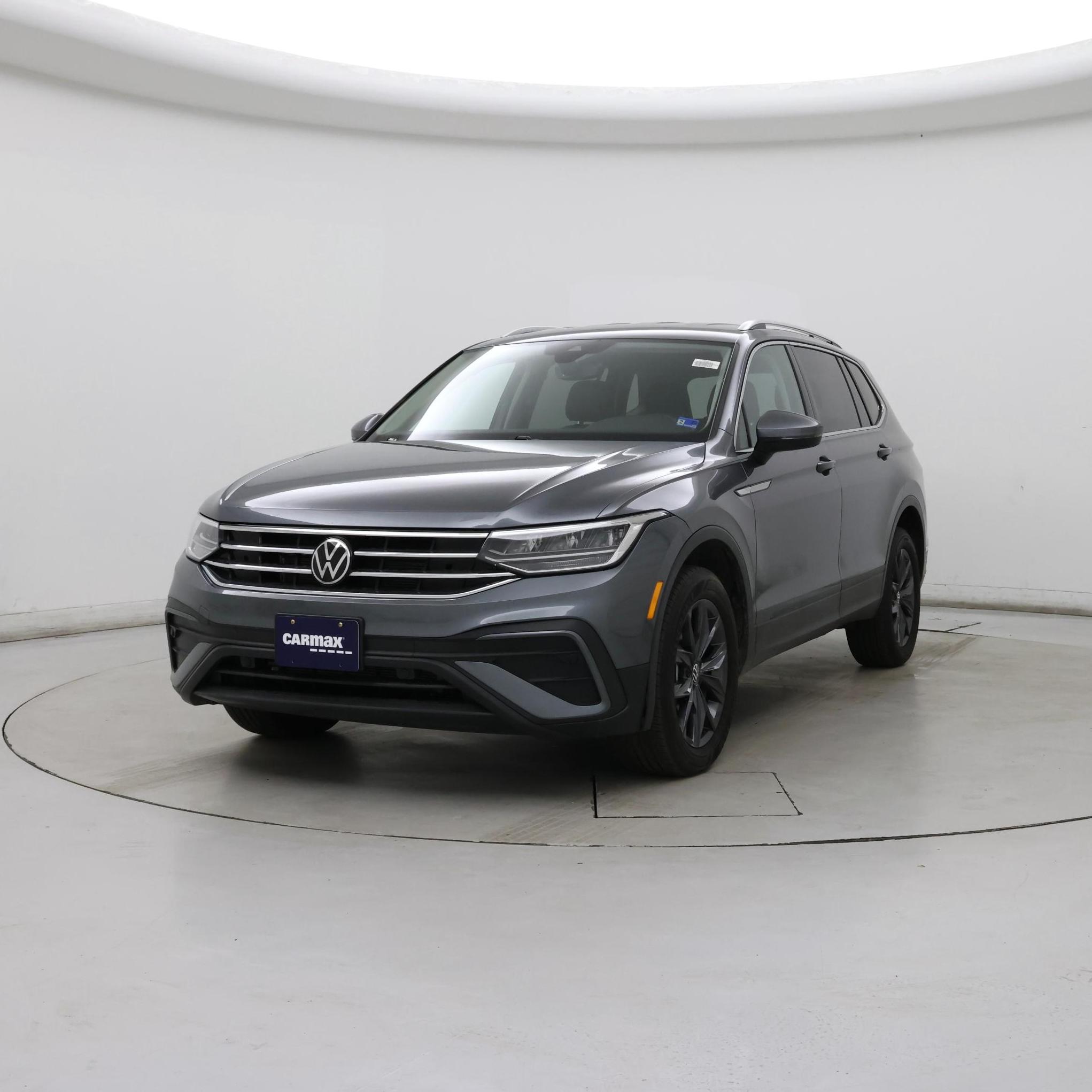 Thumbnail: 2023 Volkswagen Tiguan - 4