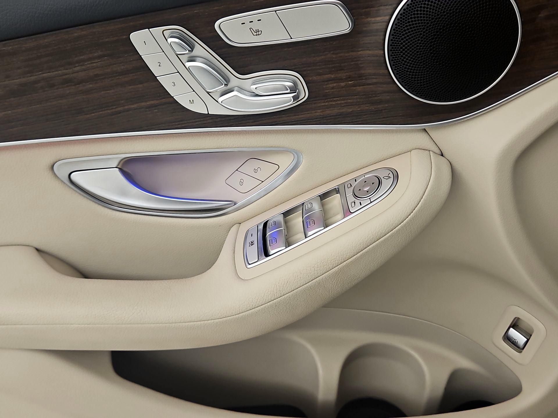 Thumbnail: 2022 Mercedes-Benz GLC - 12