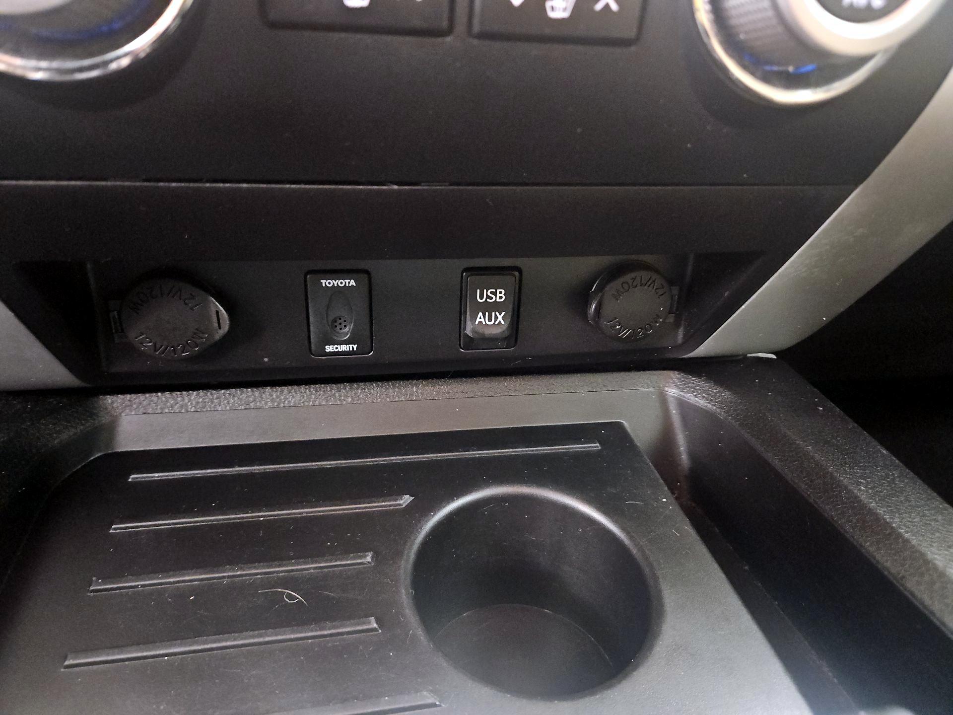 Thumbnail: 2016 Toyota Tundra - 18