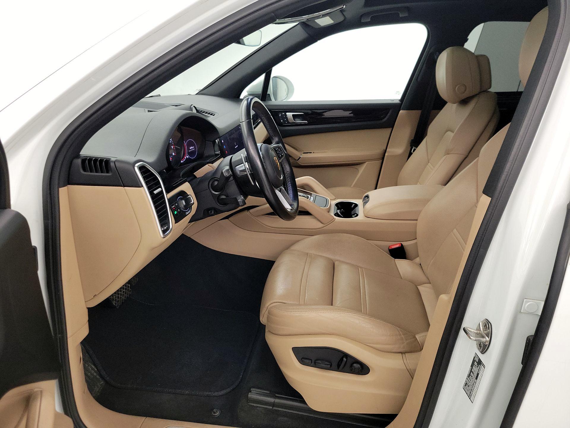 Thumbnail: 2022 Porsche Cayenne - 11