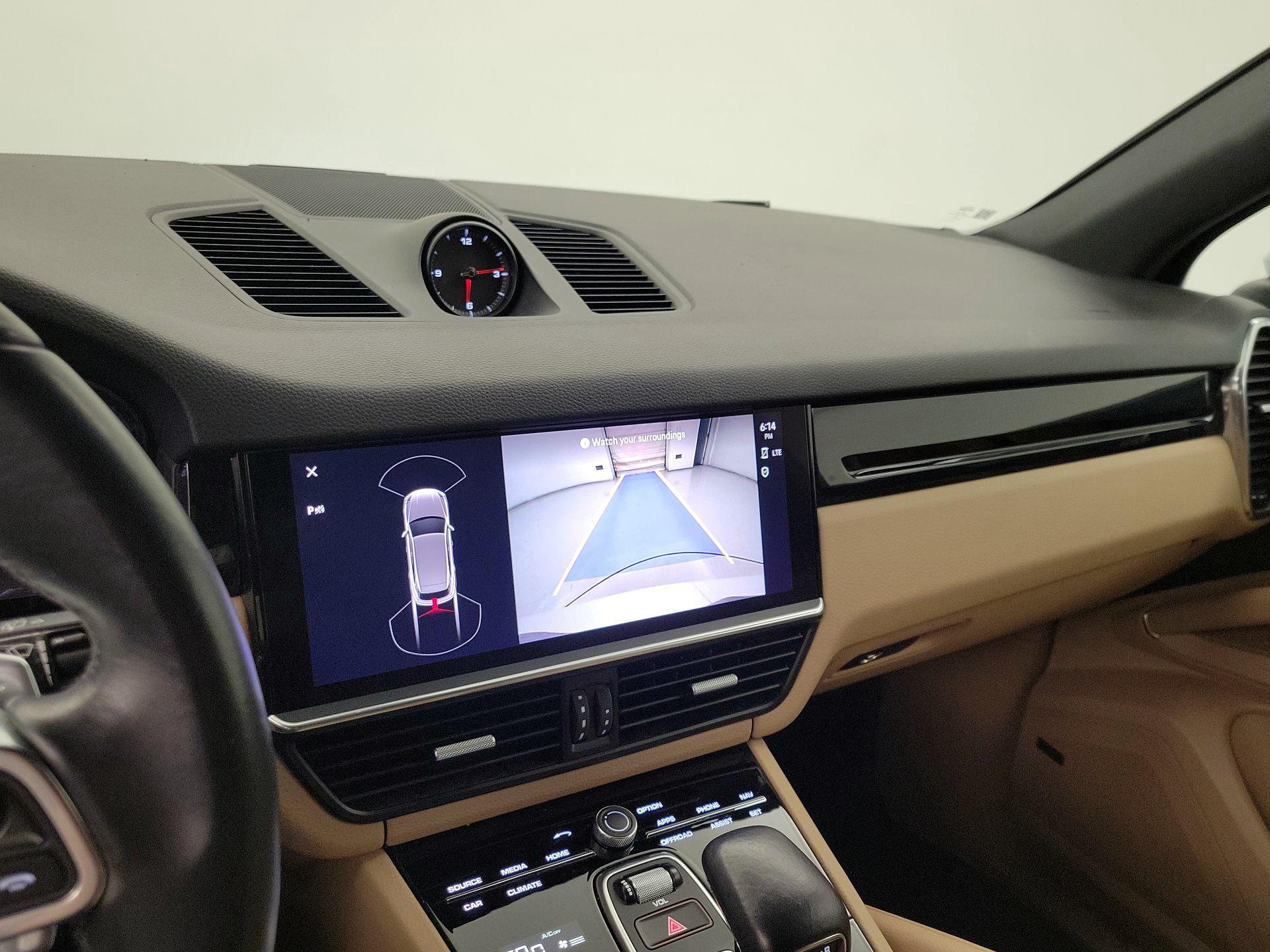 Thumbnail: 2022 Porsche Cayenne - 14