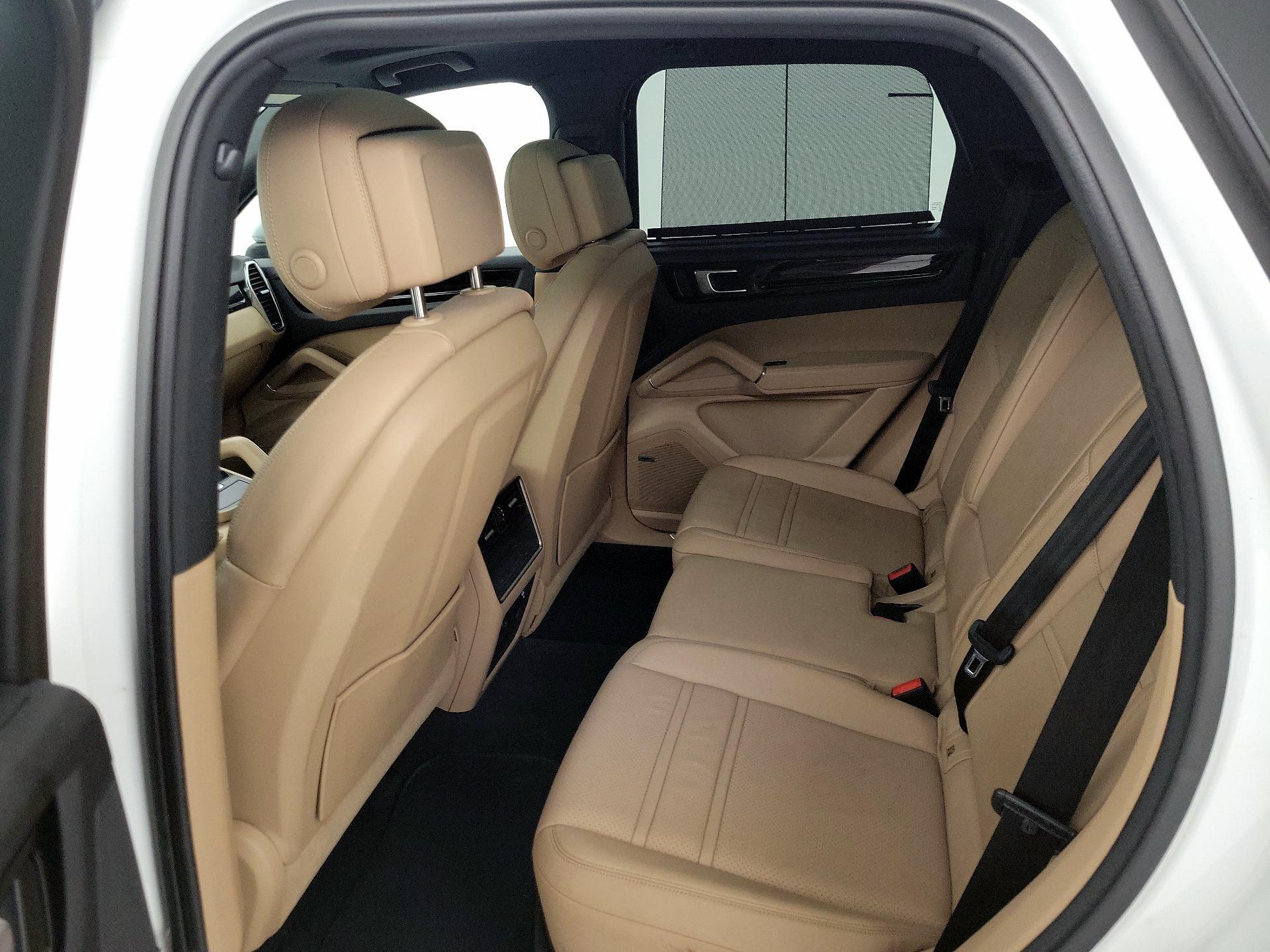 Thumbnail: 2022 Porsche Cayenne - 20