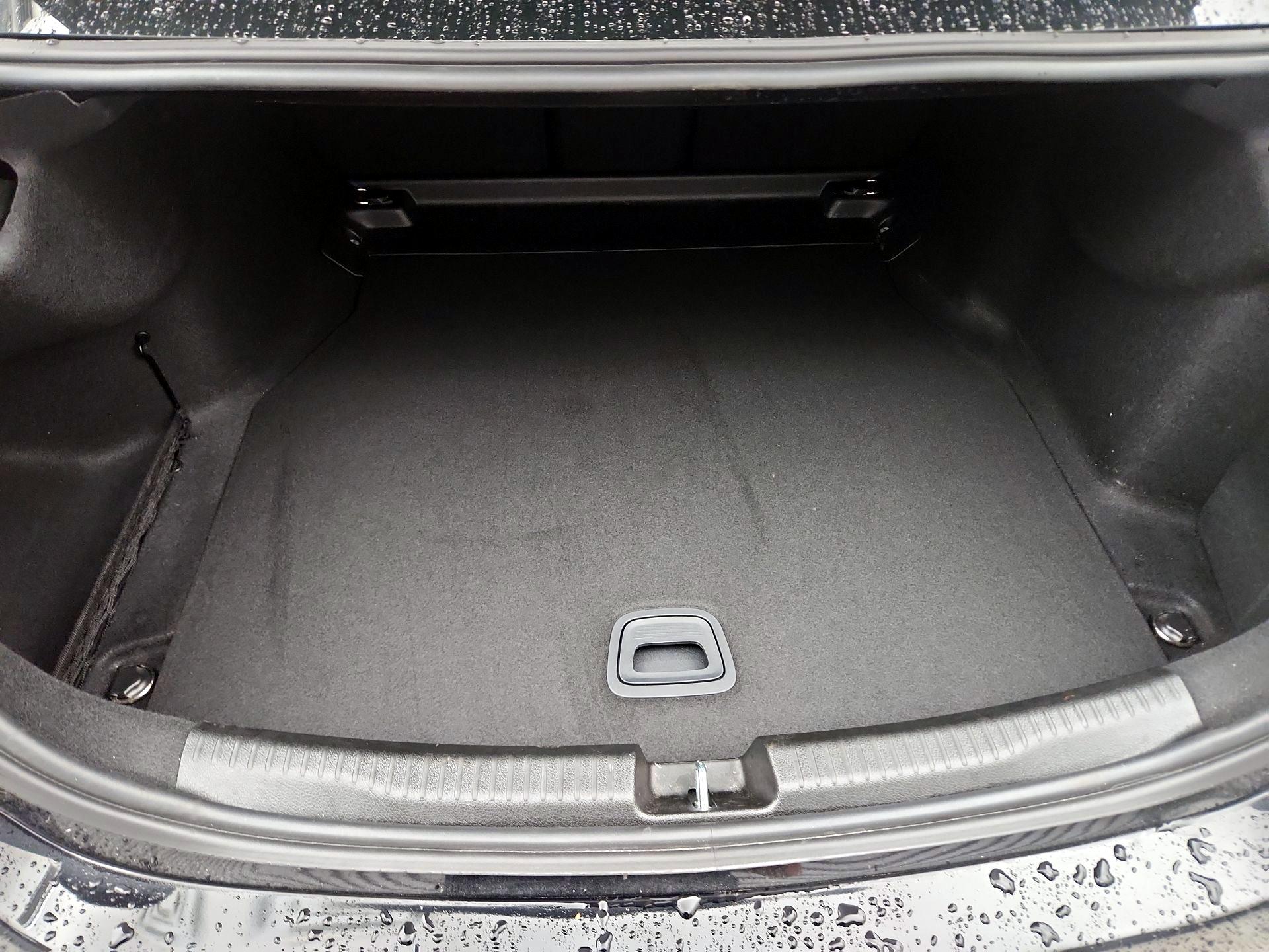 Thumbnail: 2022 Mercedes-Benz C-Class - 20