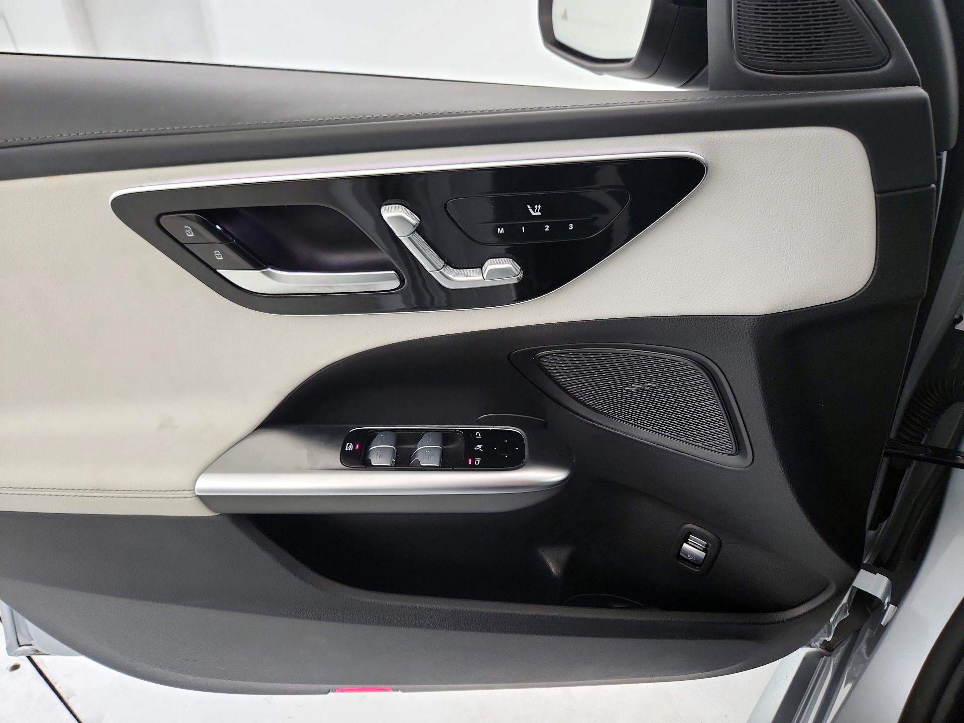 Thumbnail: 2023 Mercedes-Benz C-Class - 12