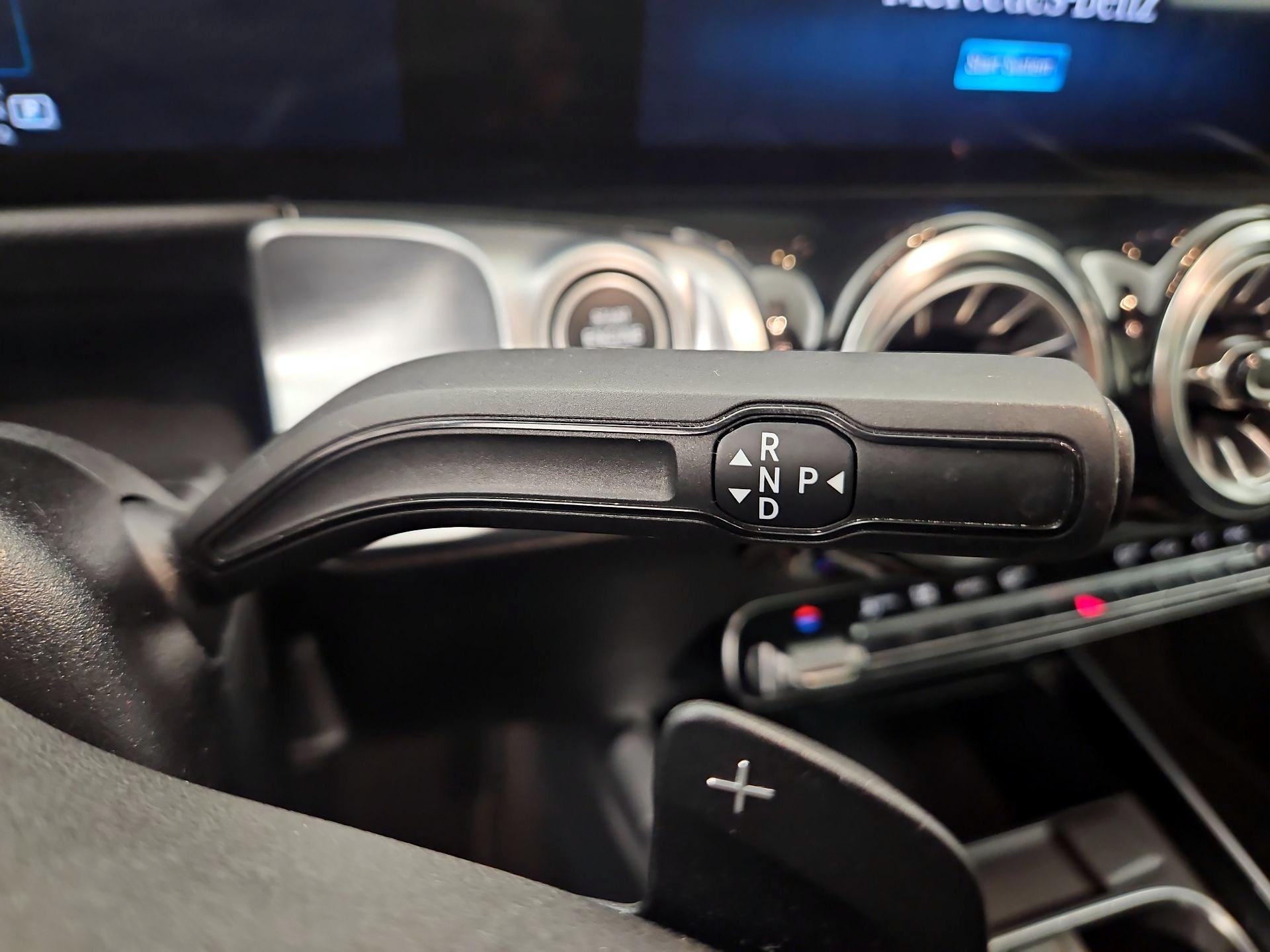 Thumbnail: 2022 Mercedes-Benz GLB - 18