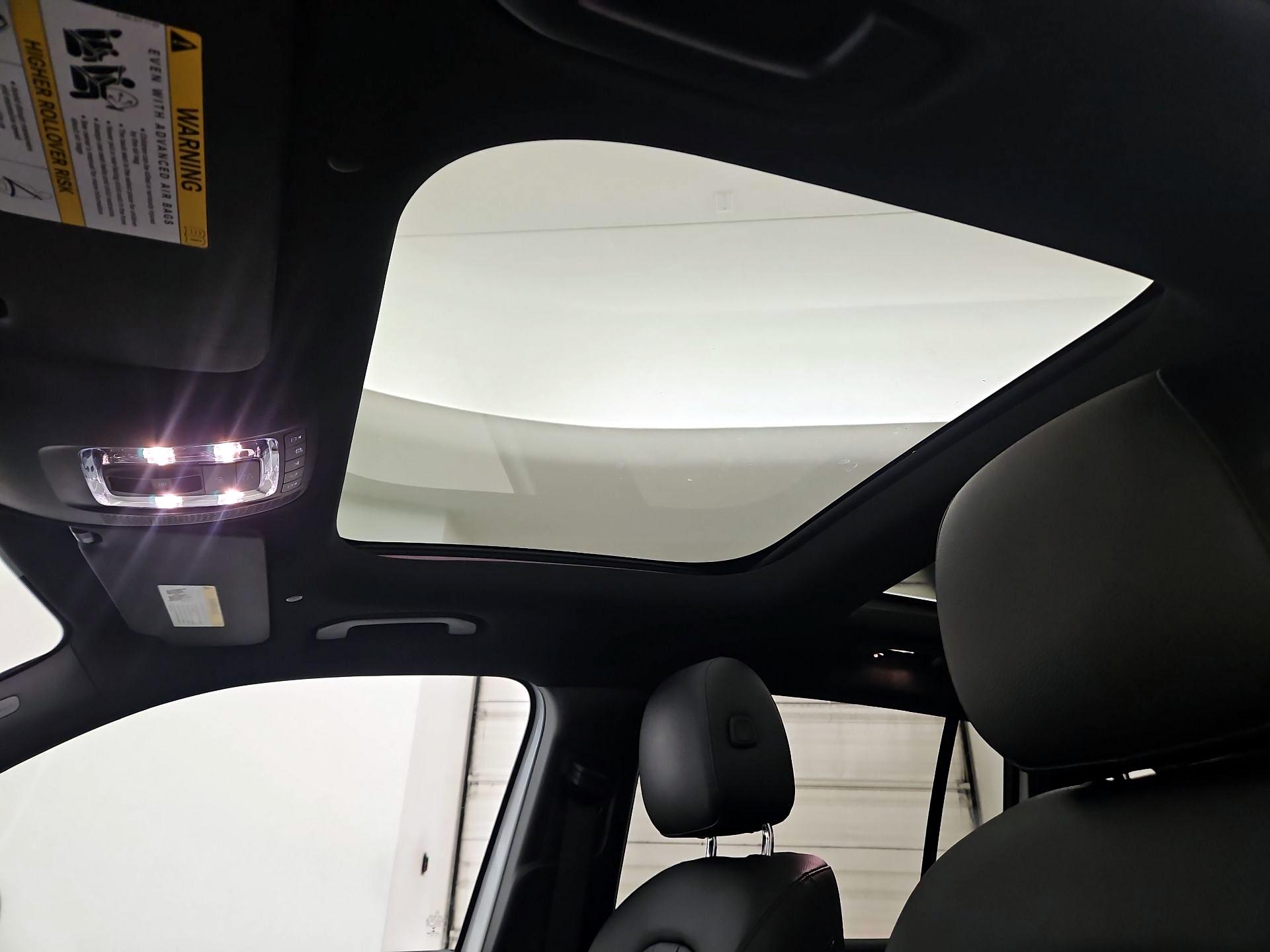 Thumbnail: 2022 Mercedes-Benz GLB - 20