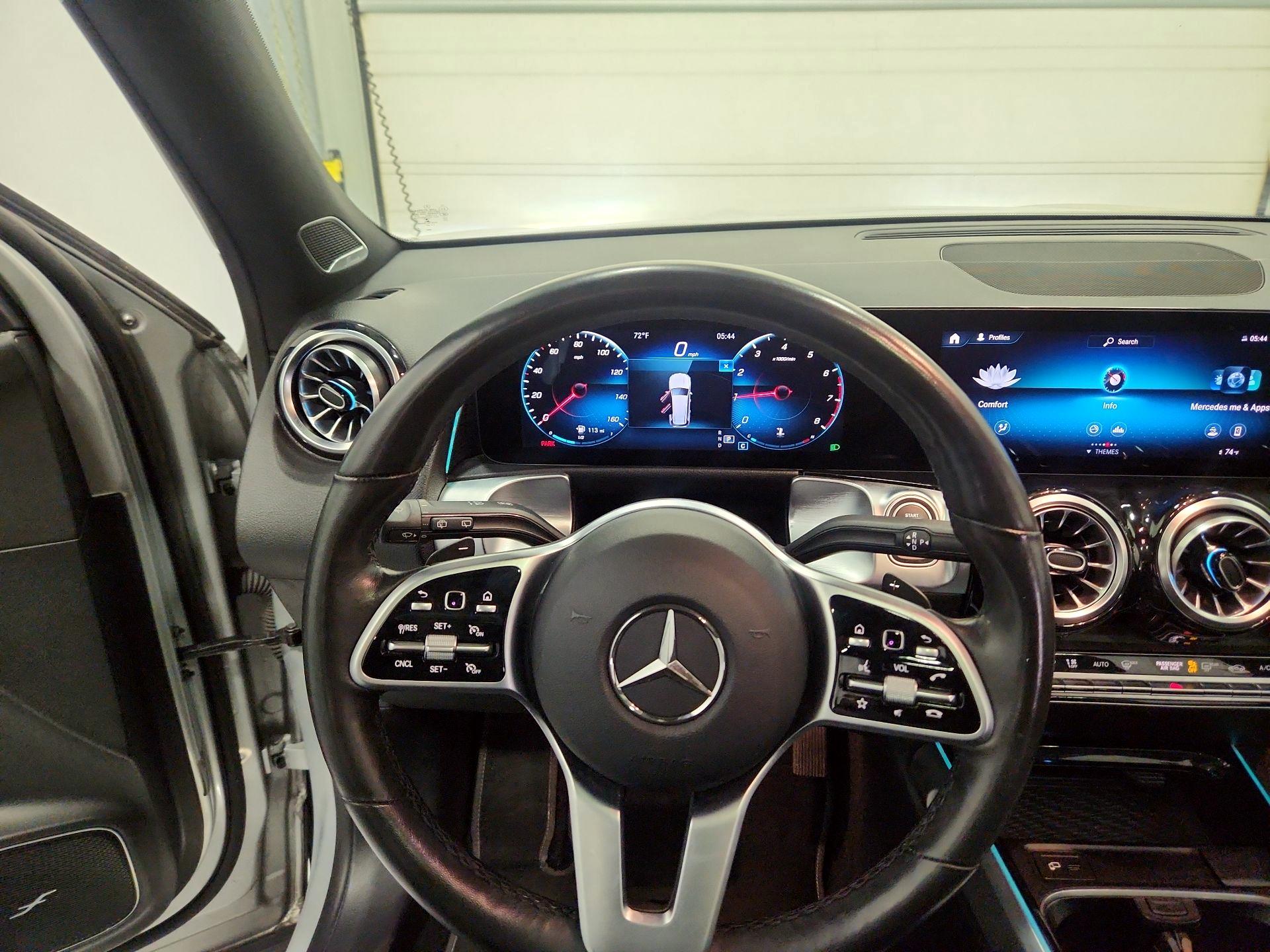 Thumbnail: 2022 Mercedes-Benz GLB - 10