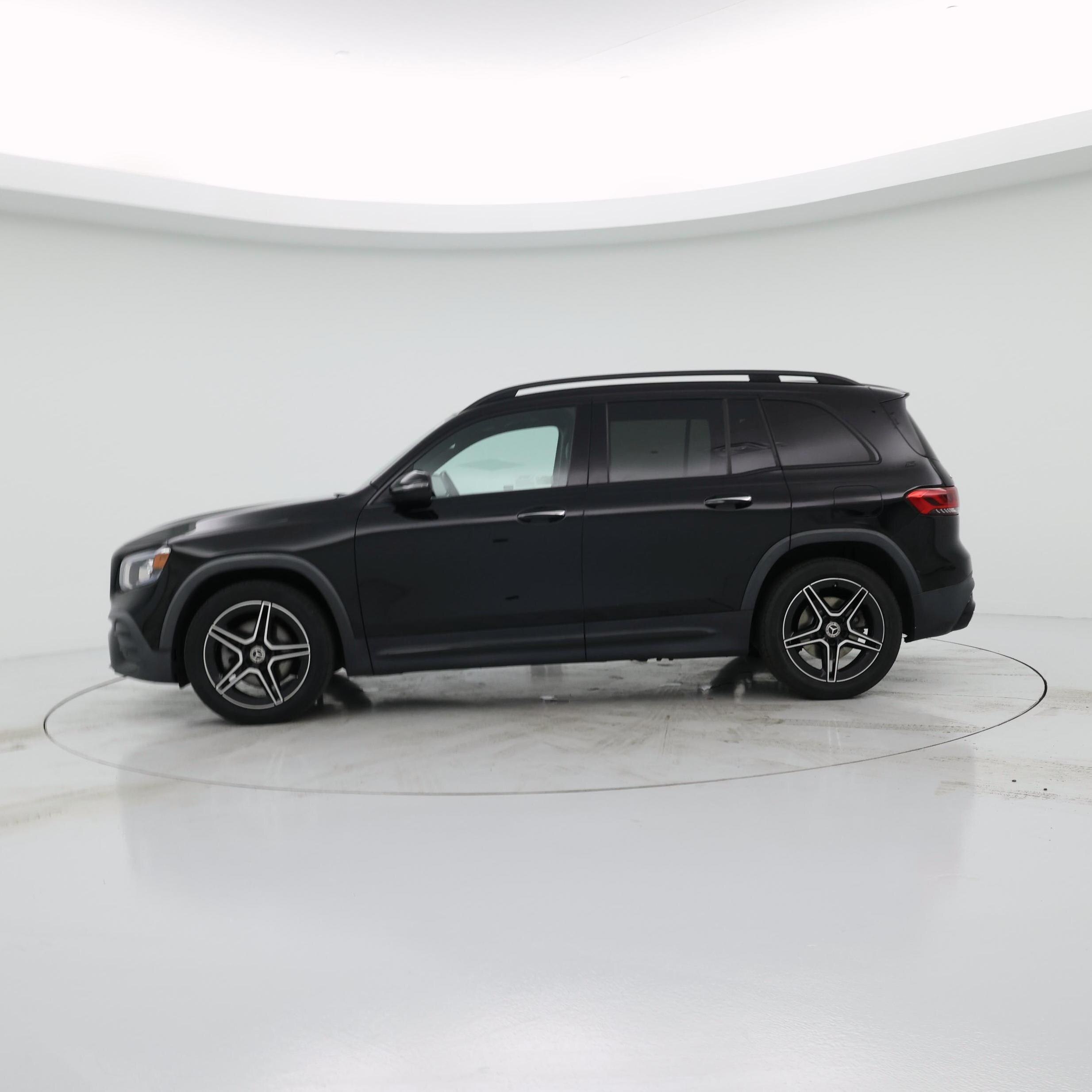 Thumbnail: 2021 Mercedes-Benz GLB - 3