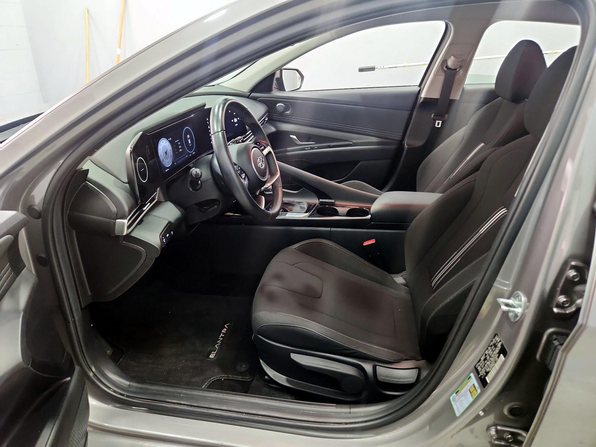 Thumbnail: 2023 Hyundai Elantra - 11