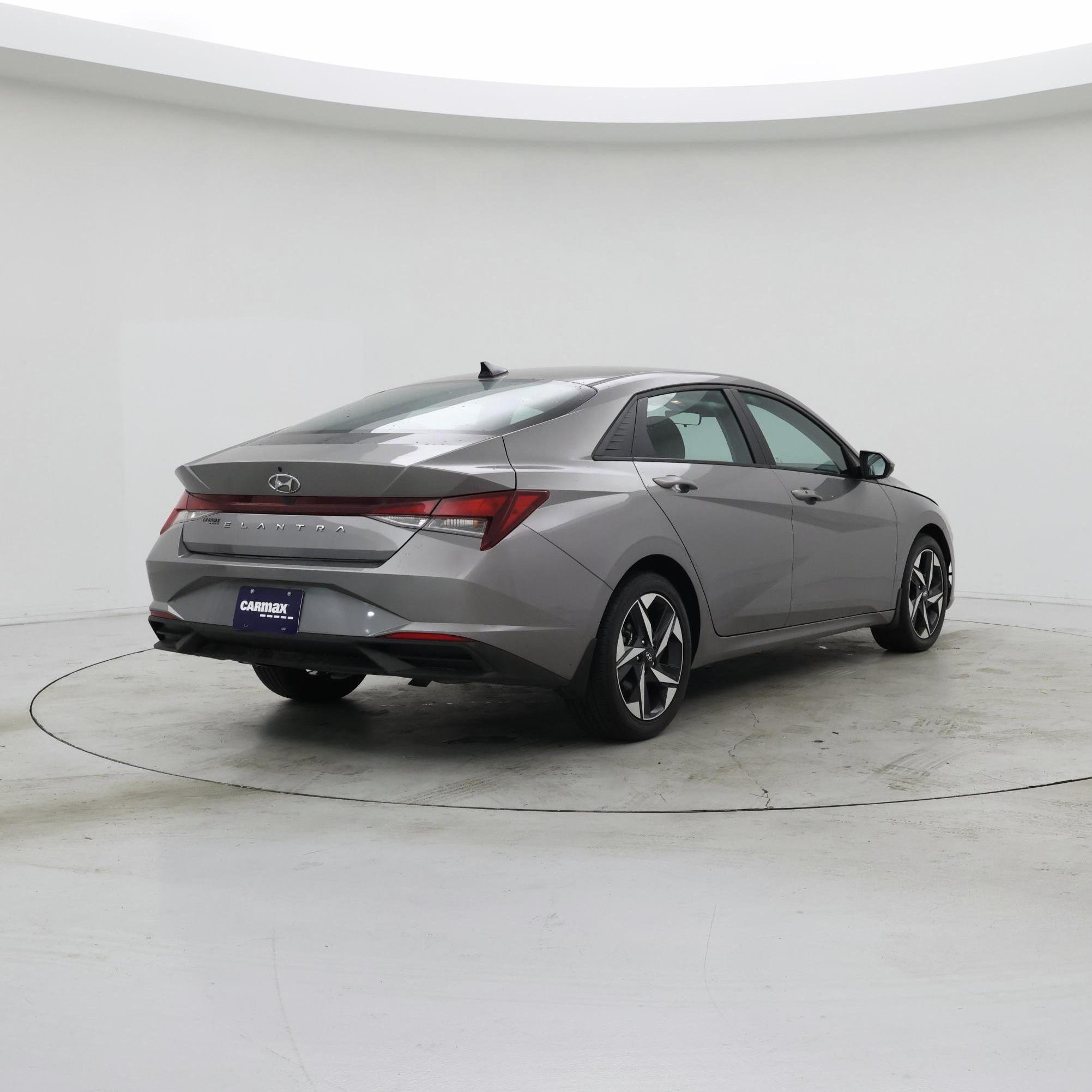 Thumbnail: 2023 Hyundai Elantra - 8