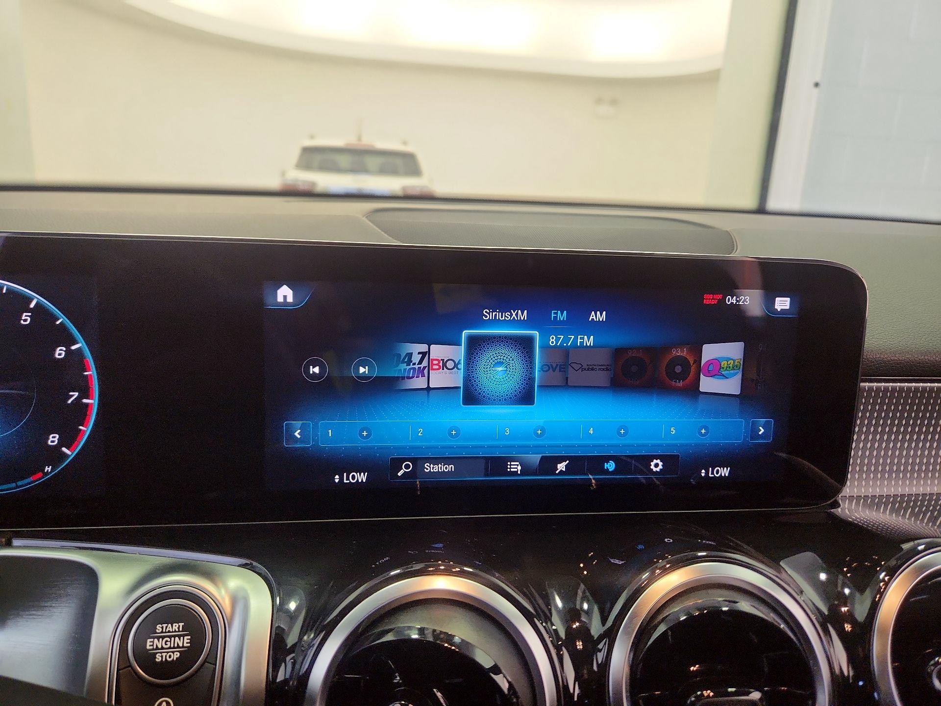 Thumbnail: 2022 Mercedes-Benz GLB - 16