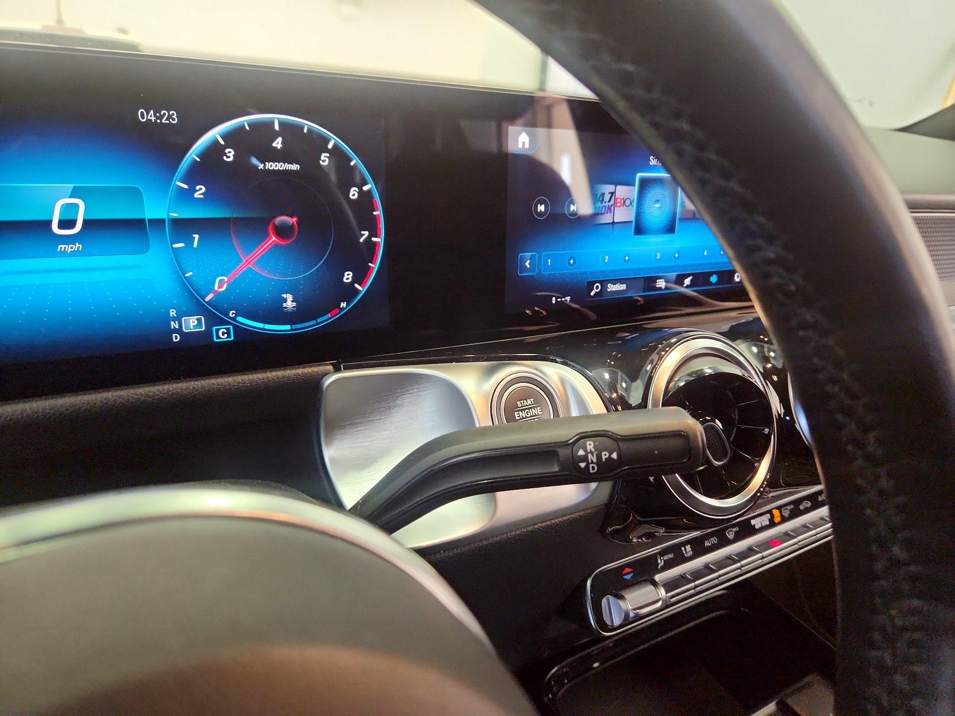 Thumbnail: 2022 Mercedes-Benz GLB - 18