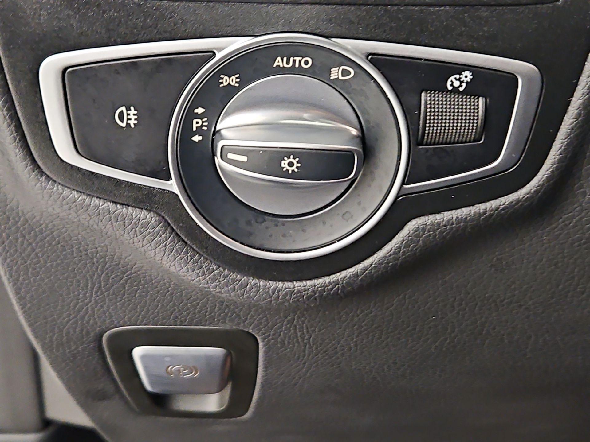 Thumbnail: 2022 Mercedes-Benz GLC - 13