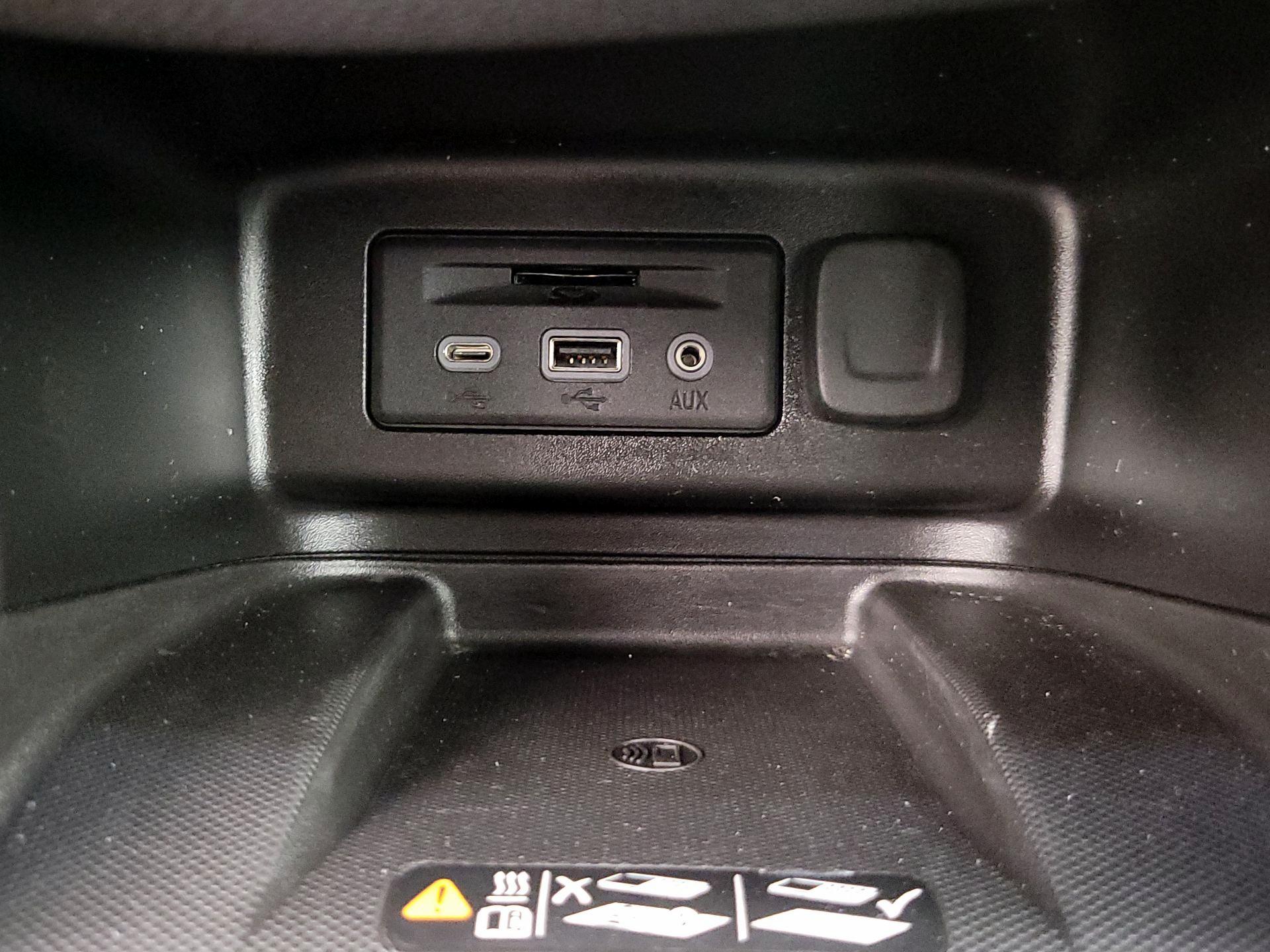 Thumbnail: 2020 Chevrolet Equinox - 19