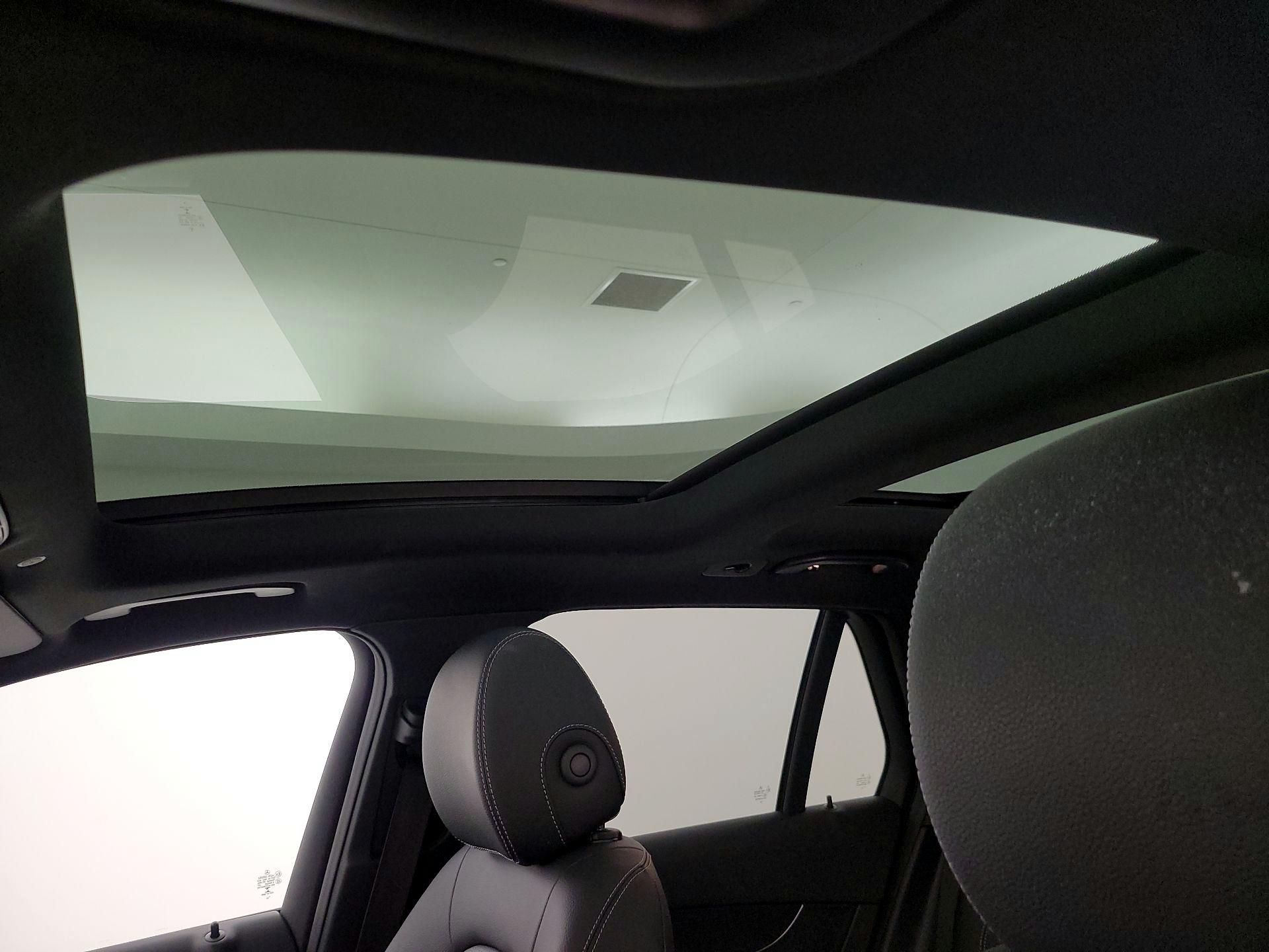 Thumbnail: 2022 Mercedes-Benz GLC - 20