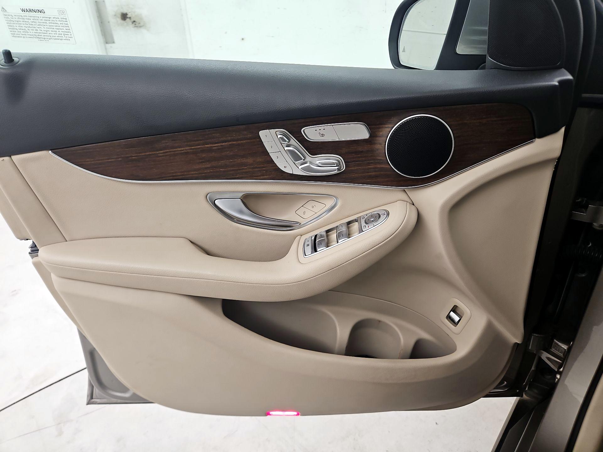 Thumbnail: 2022 Mercedes-Benz GLC - 12